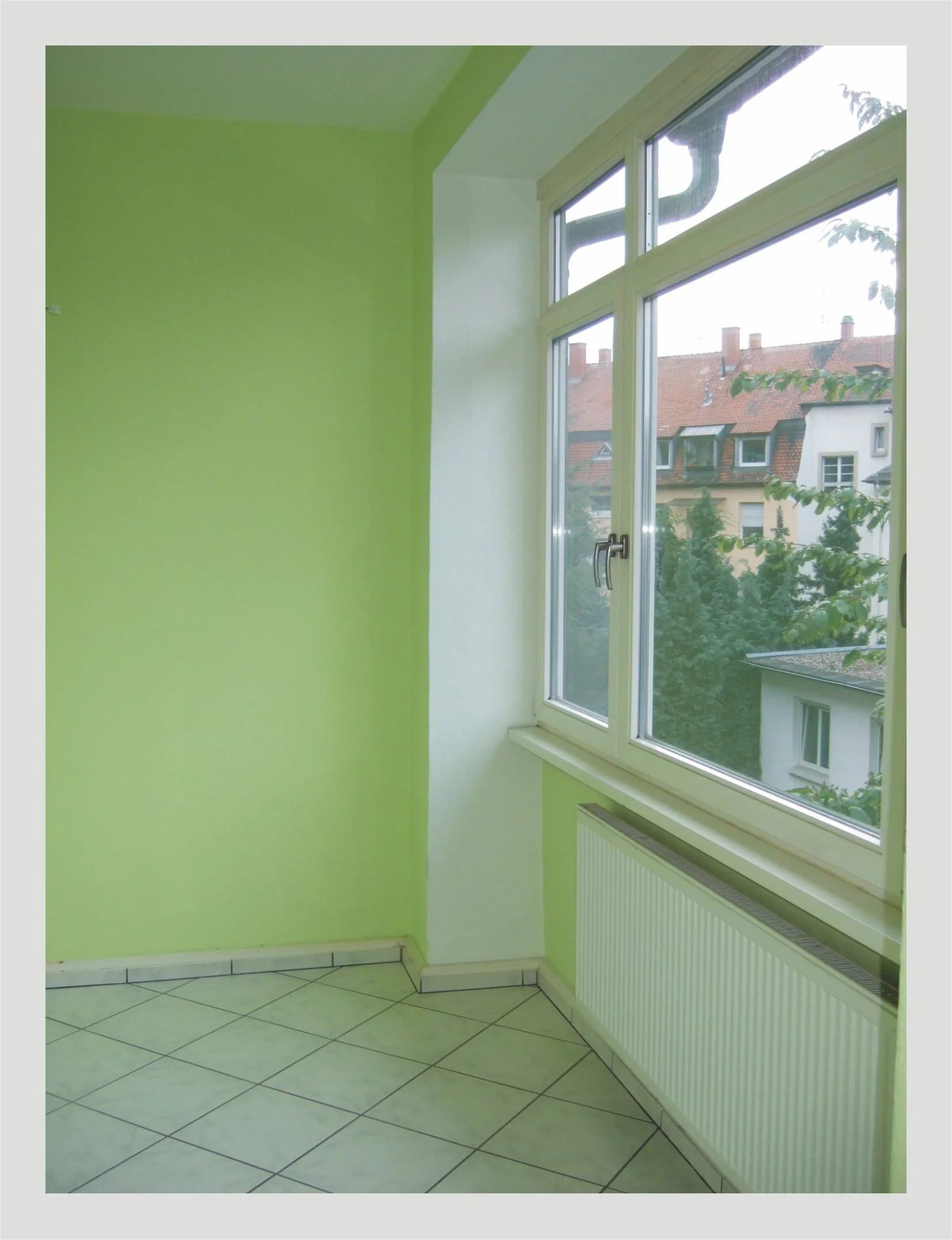 Karlsruhe-Weststadt-Kriegsstraße / Mietshaus mit 10 Wohneinheiten und großem Garten / zusätzliche Ausbaureserve im Speicher