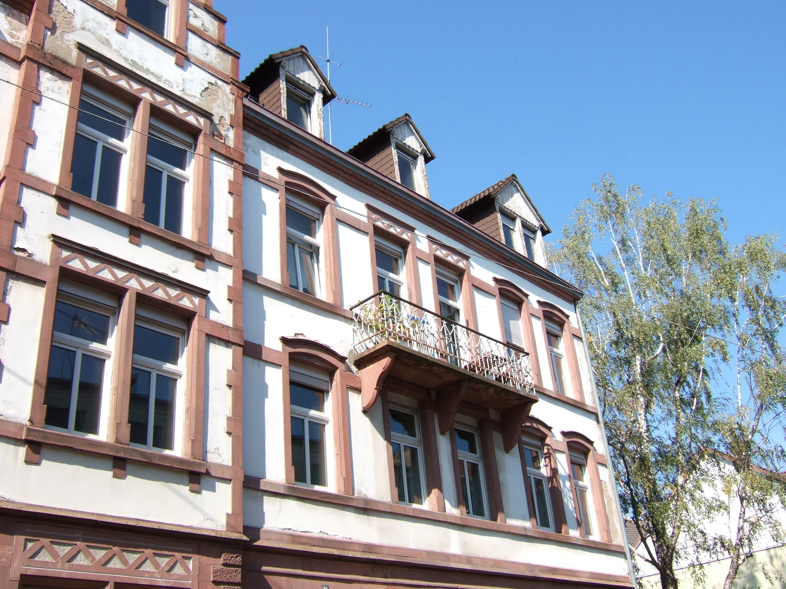 KA-Durlach / 4-Zi-Wohnung mit Balkon in stilvollem Altbau / Komplettsanierung mit Denkmalabschreibung