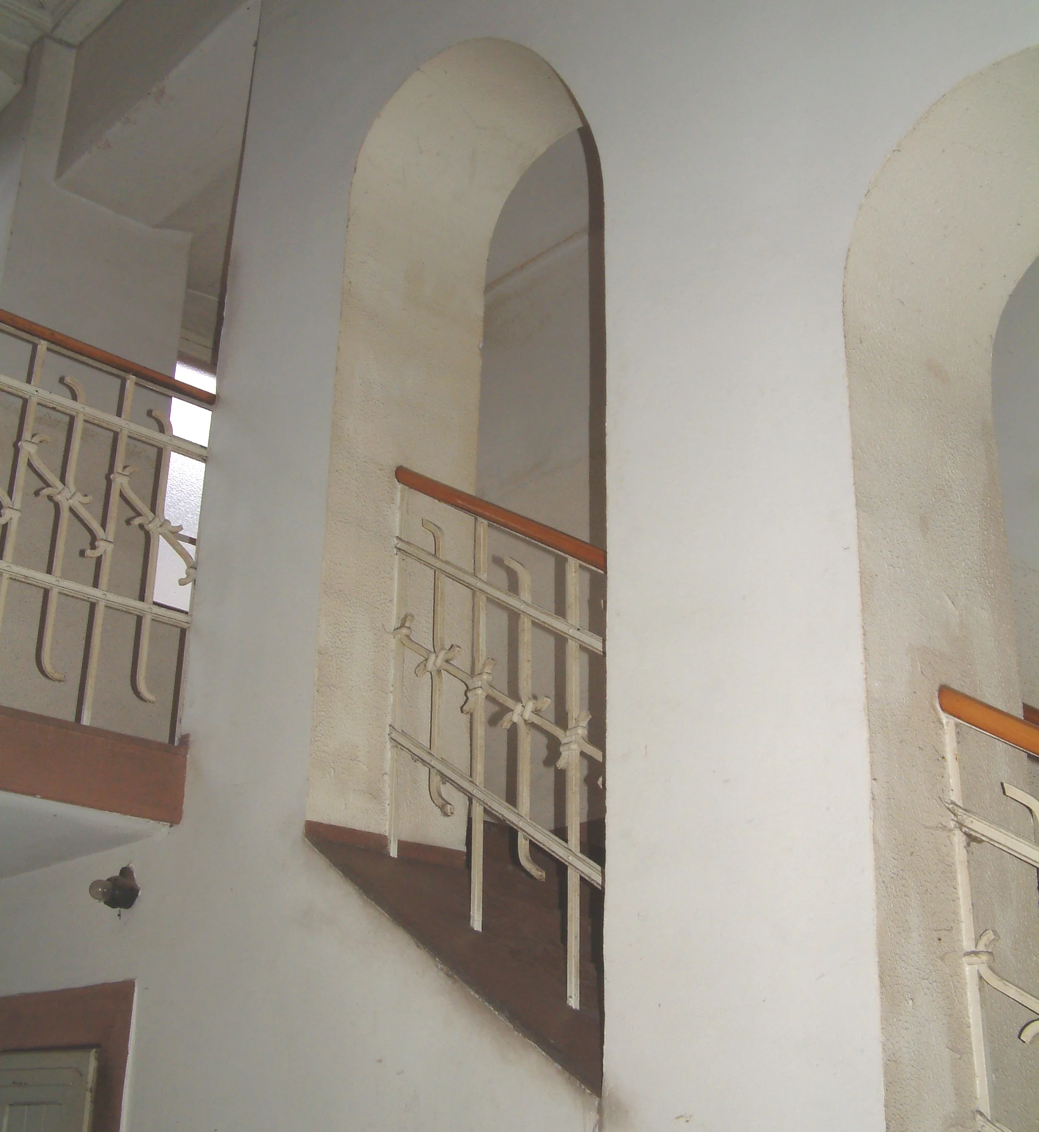 Sanierte 3-Zi-Wohnung mit Terrasse in stilvollem Altbau in KA-Durlach mit Denkmalabschreibung