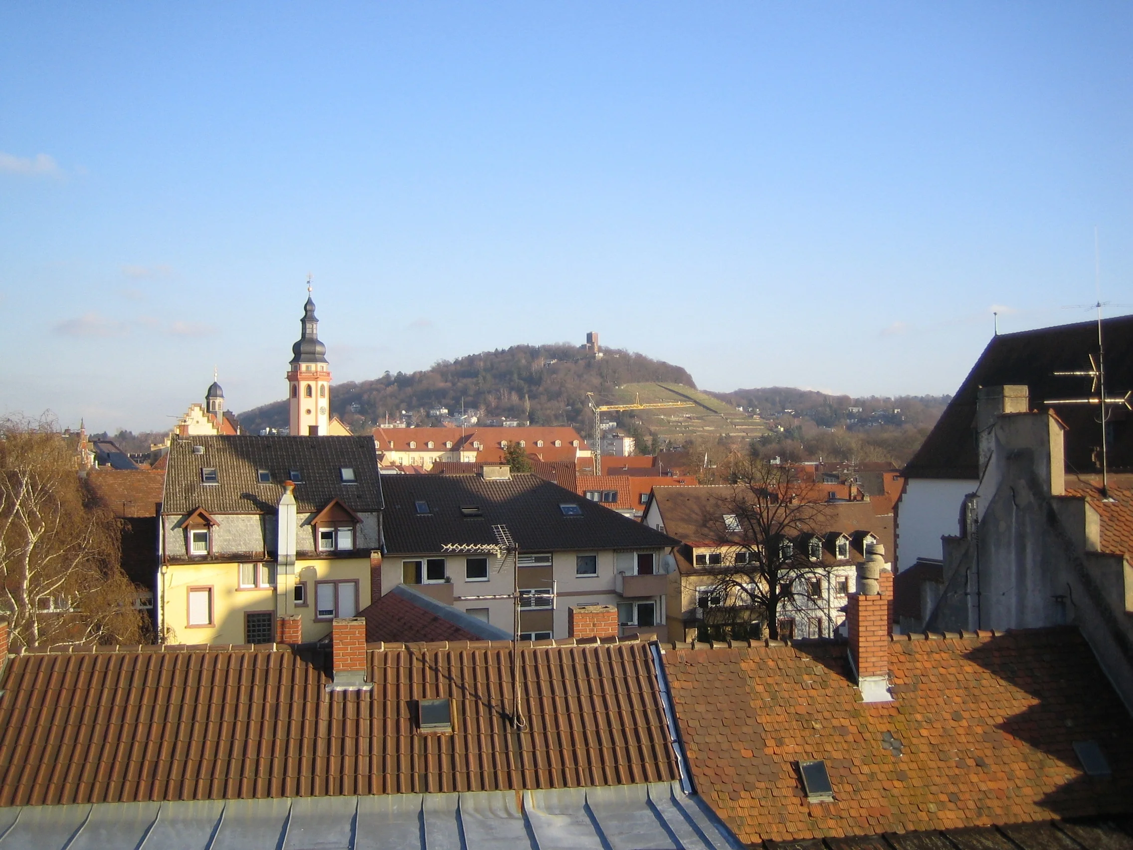 Sanierte 3-Zi-DG-Maisonette-Wohnung mit Loggia in stilvollem Altbau in Durlach mit Turmbergblick