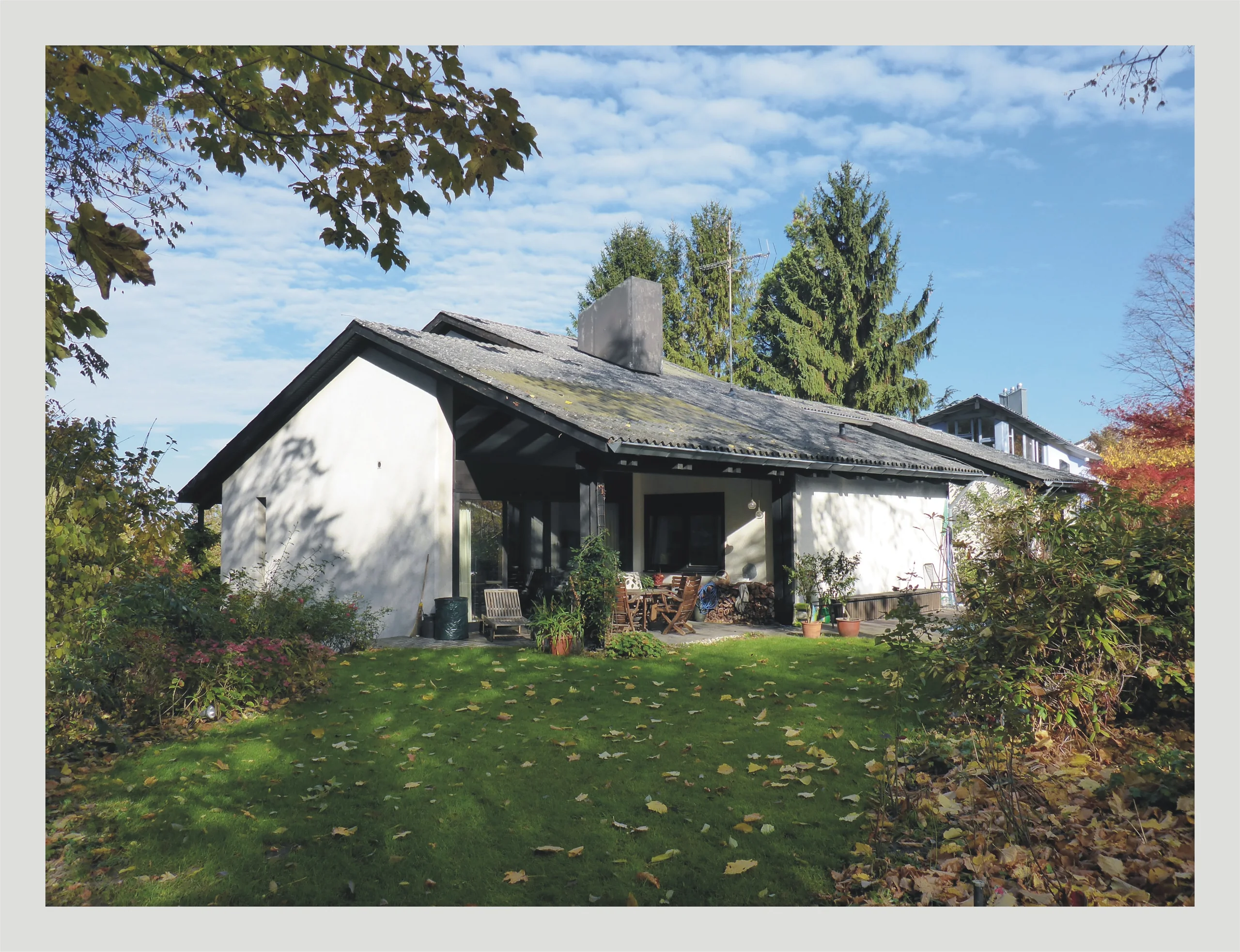Karlsruhe-Durlach-Geigersberg / gepflegtes Einfamilienhaus mit Einliegerwohnung und Schwimmbad auf großzügigem Grundstück in ruhiger Hangwohnlage - unverbaubarer Ausblick über Karlsruhe bis in die Pfä