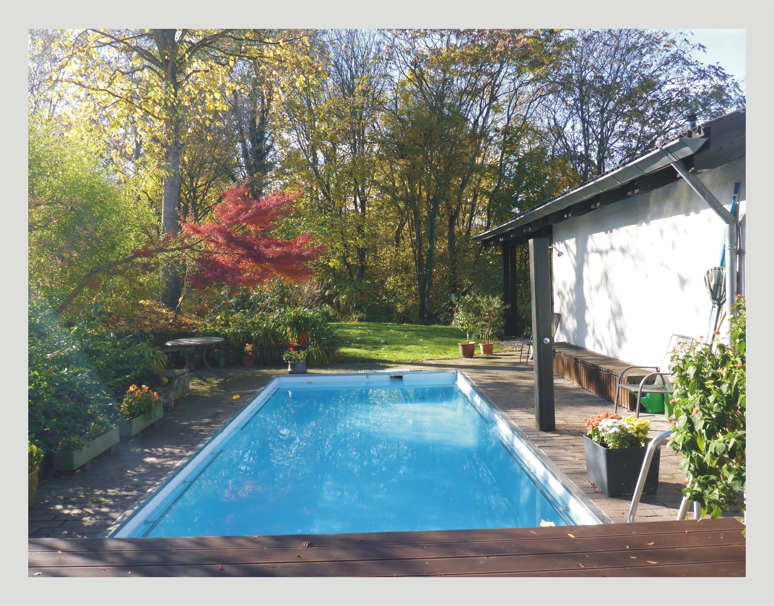 Karlsruhe-Durlach-Geigersberg / gepflegtes Einfamilienhaus mit Einliegerwohnung und Schwimmbad auf großzügigem Grundstück in ruhiger Hangwohnlage - unverbaubarer Ausblick über Karlsruhe bis in die Pfä