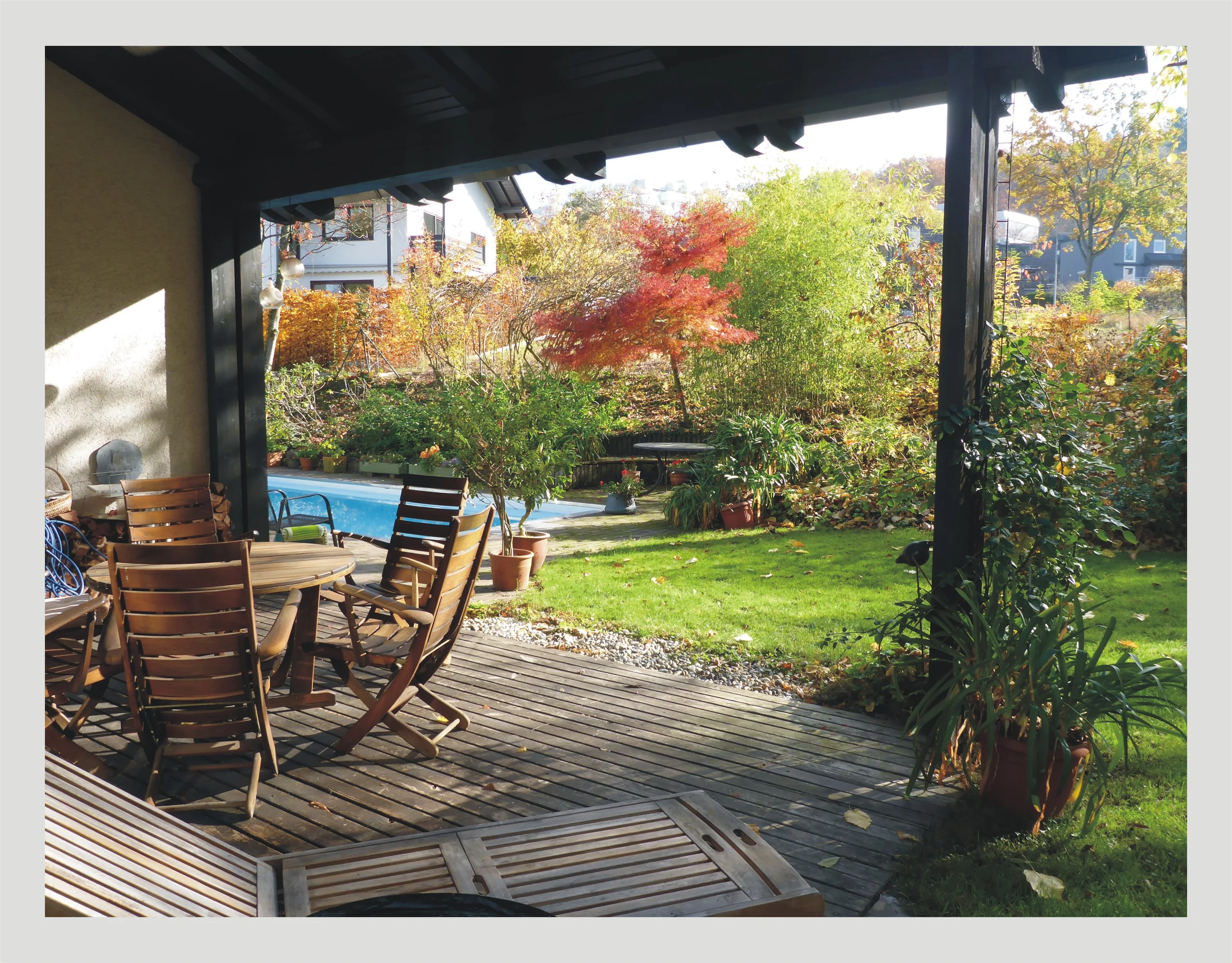 Karlsruhe-Durlach-Geigersberg / gepflegtes Einfamilienhaus mit Einliegerwohnung und Schwimmbad auf großzügigem Grundstück in ruhiger Hangwohnlage - unverbaubarer Ausblick über Karlsruhe bis in die Pfä