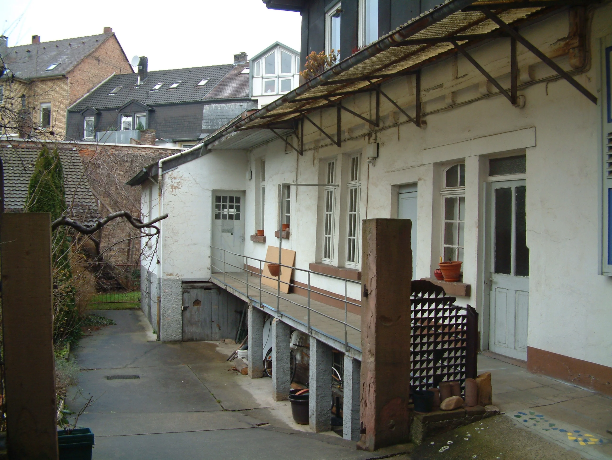 Saniertes Rückgebäude mit grosser Südterrasse und Gartenbereich in KA-Durlach / Komplettsanierung mit Denkmalabschreibung