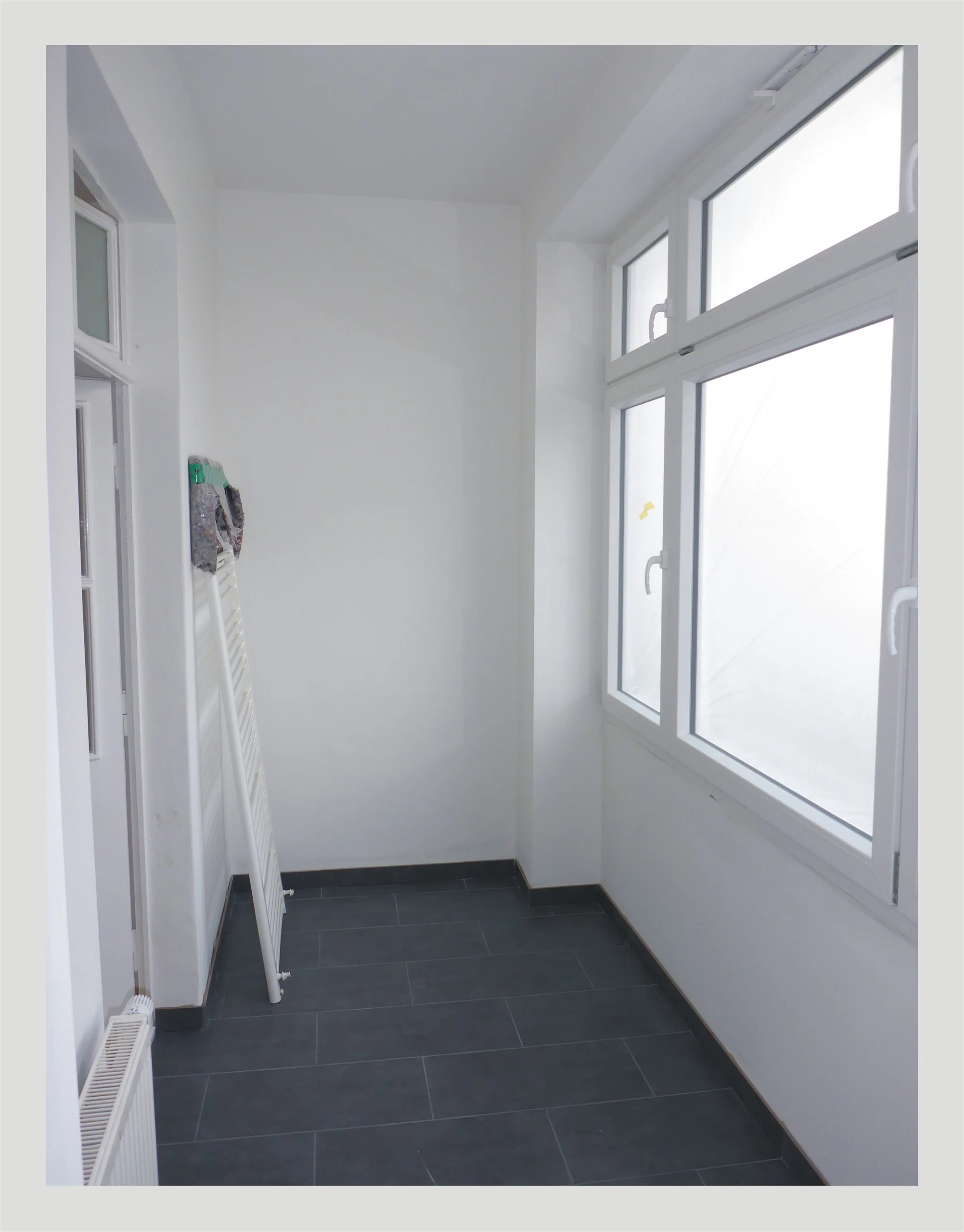 Erstbezug nach Modernisierung / 3-Zi-Altbau-Wohnung mit Balkon, Loggia, Keller & Gartengrundstück / direkt neben Günther-Klotz-Anlage