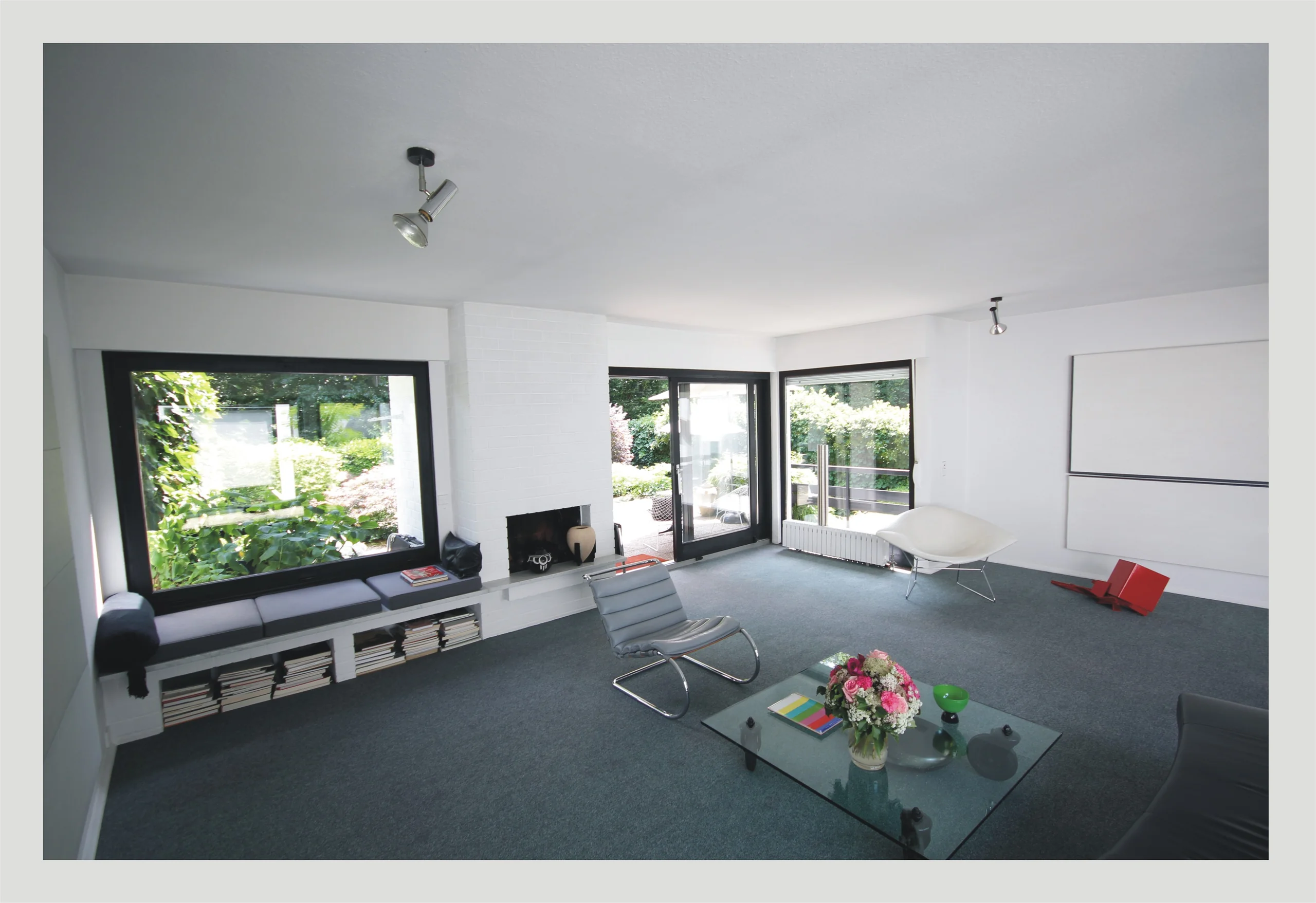 KA-Waldstadt / geräumiger Bungalow mit Terrasse, tollem Gartenbereich und zwei Garagen in ruhiger Waldrandlage / freiwerdend