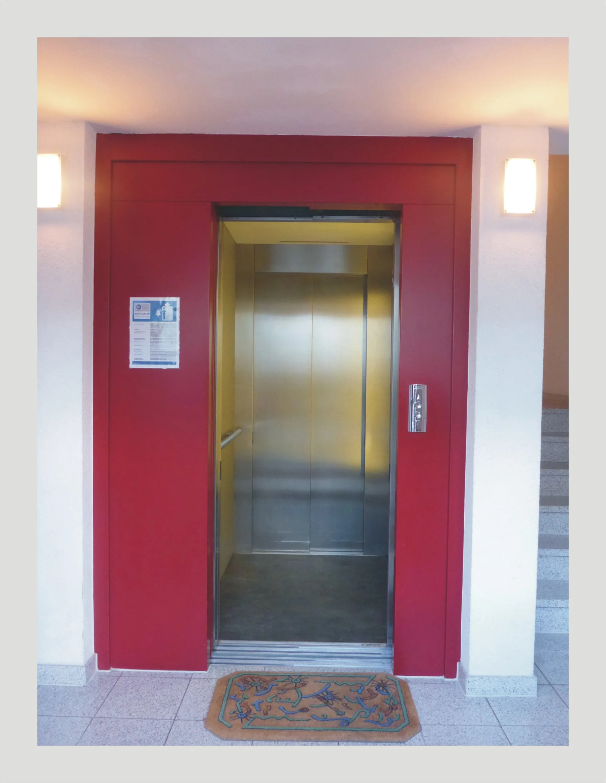 helle und gepflegte 2-Zimmer-Wohnung mit Balkon und Tiefgaragenstellplatz in toller Wohnlage / zeitnah bezugsfrei