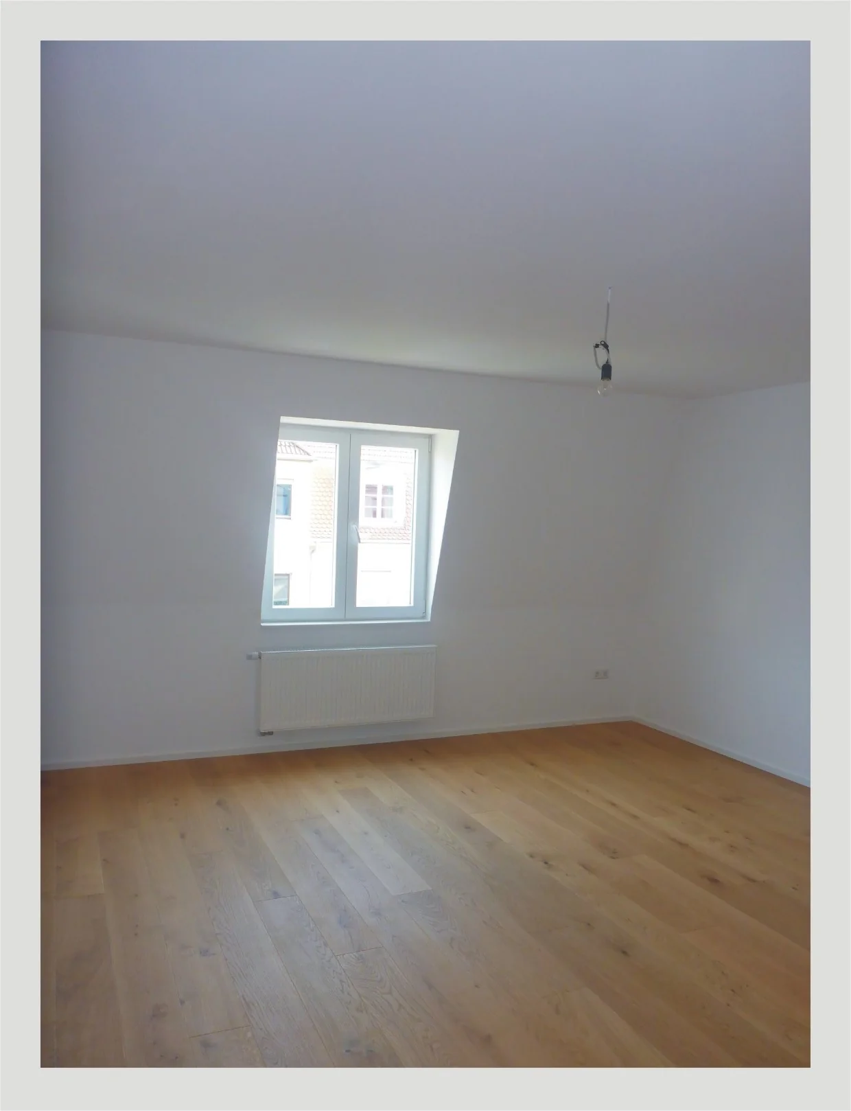 Erstbezug nach Sanierung / hochwertige und helle 6-Zi-DG-Maisonette-Studio-Whg mit Balkon, Dachterrasse, Garten uvm. in direkter Nähe zur Günther-Klotz-Anlage
