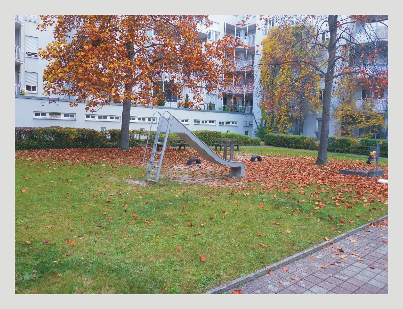 KA-Südweststadt - in zentrumsnaher Lage / 1-Zi-Wohnung mit Terrasse, EBK und großzügigem TG-Stellplatz / derzeit vermietet