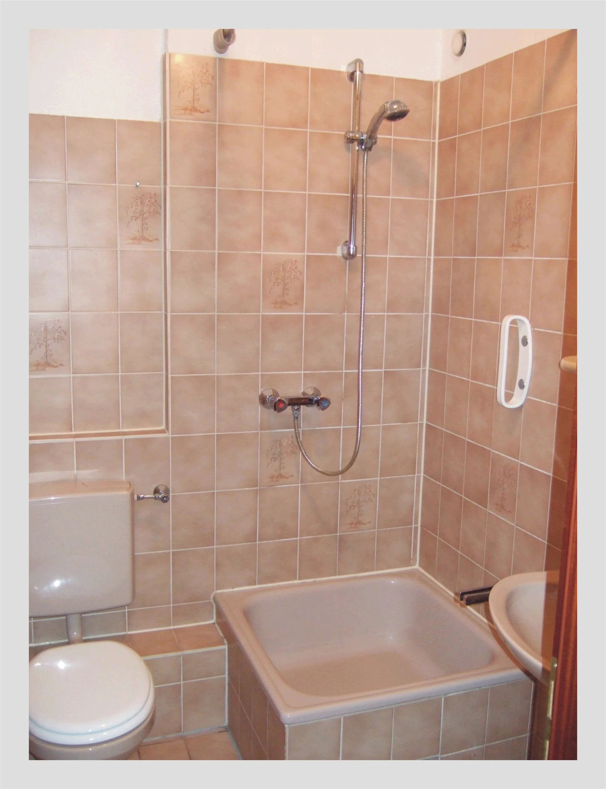 KA-Südweststadt - in zentrumsnaher Lage / 1-Zi-Wohnung mit Terrasse, EBK und großzügigem TG-Stellplatz / derzeit vermietet
