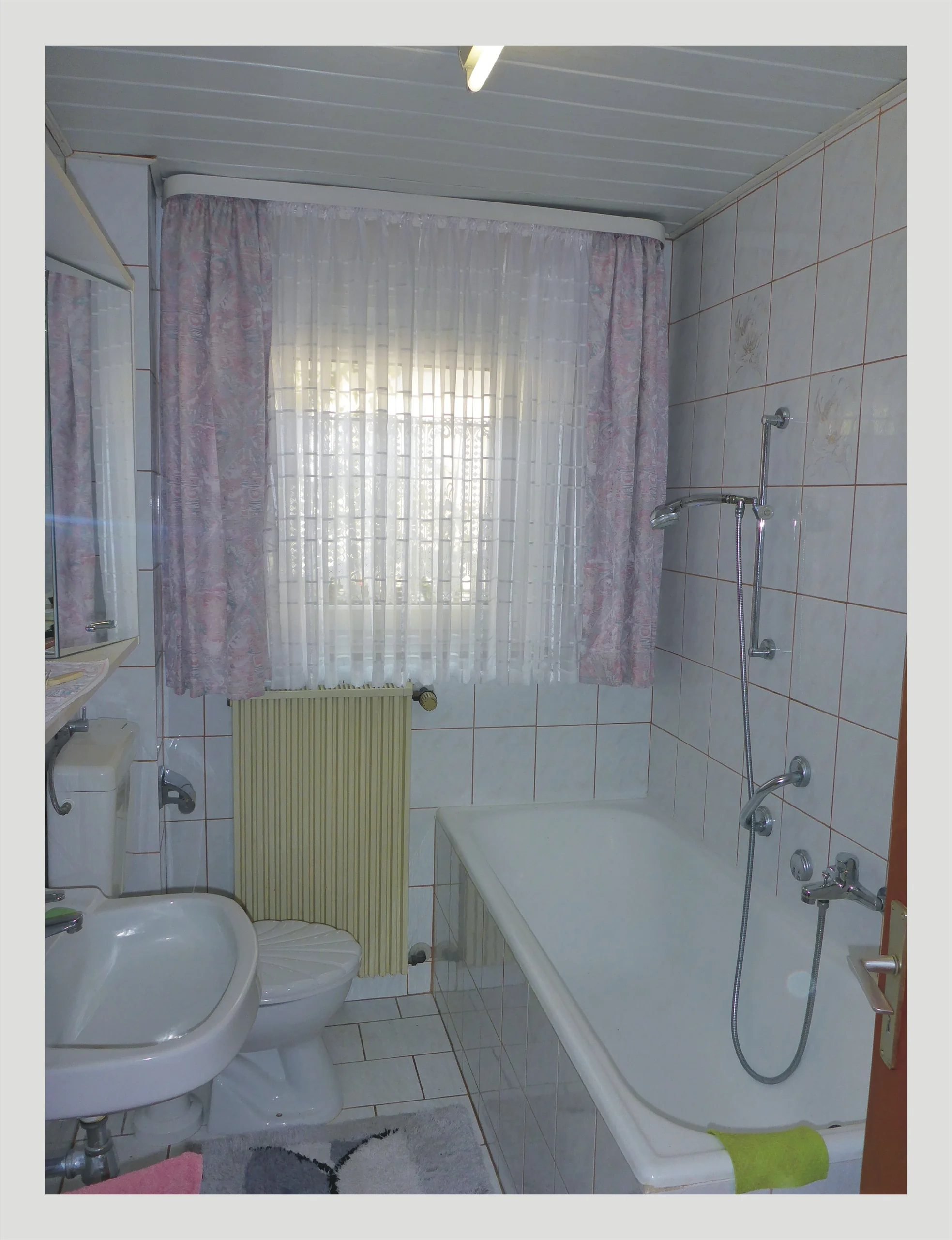 KA-Grünwettersbach / gepflegtes 2-Familienhaus mit Doppelgarage und schönem Grundstück in ruhiger Hangwohnlage / EG-bezugsfrei