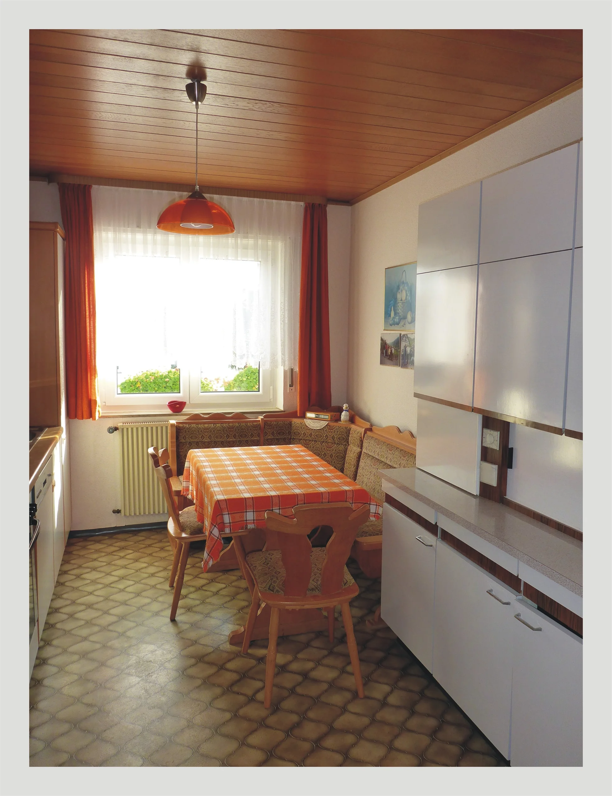 KA-Grünwettersbach / gepflegtes 2-Familienhaus mit Doppelgarage und schönem Grundstück in ruhiger Hangwohnlage / EG-bezugsfrei