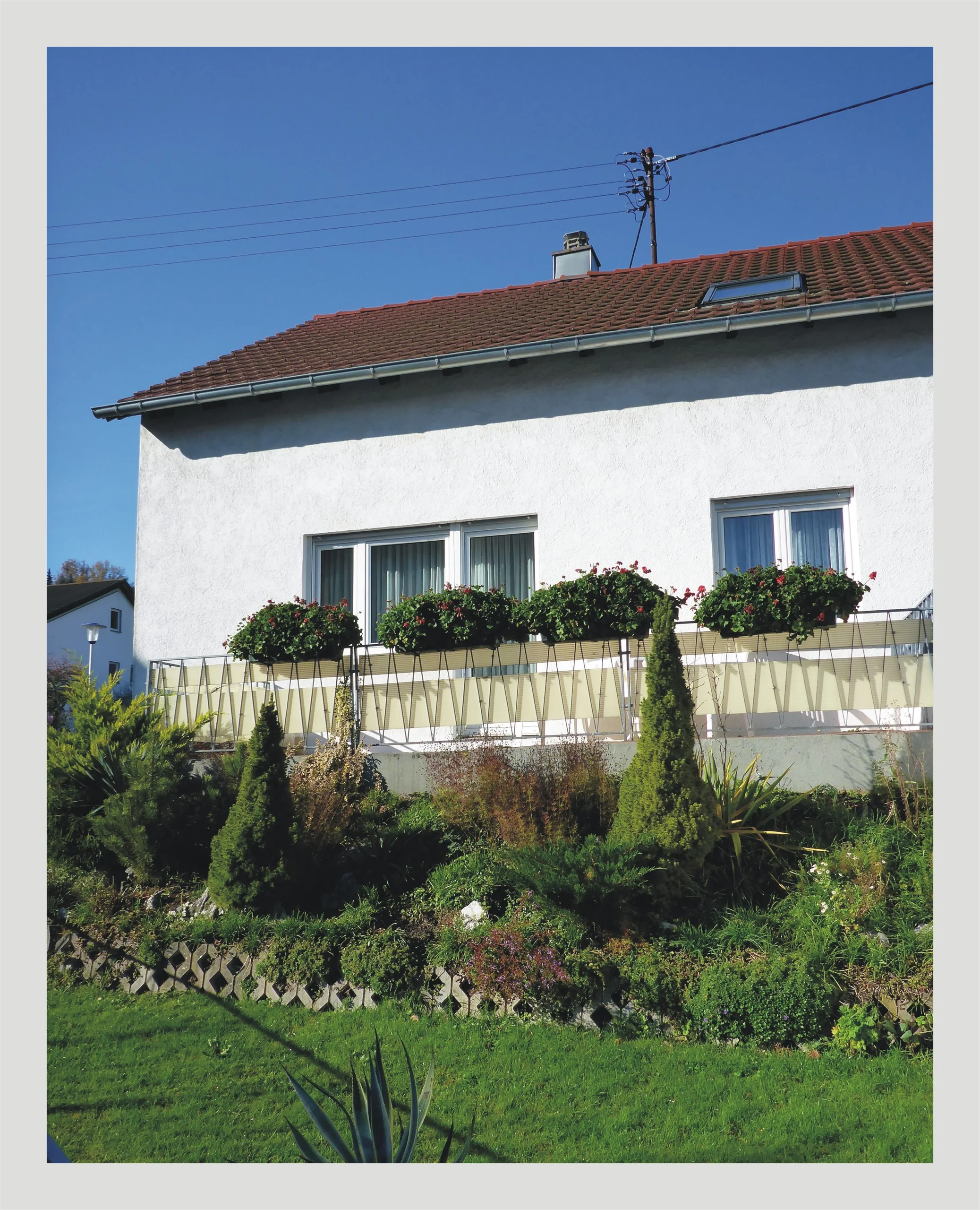 KA-Grünwettersbach / gepflegtes 2-Familienhaus mit Doppelgarage und schönem Grundstück in ruhiger Hangwohnlage / EG-bezugsfrei