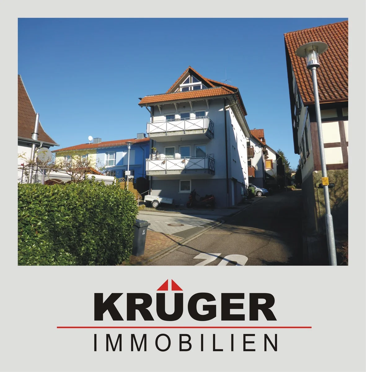 schöne 2-Zi-DG-Whg mit offenem und lichtdurchflutetem Wohn- & Essbereich, Dachterrasse mit Weitblick und Außenstellplatz