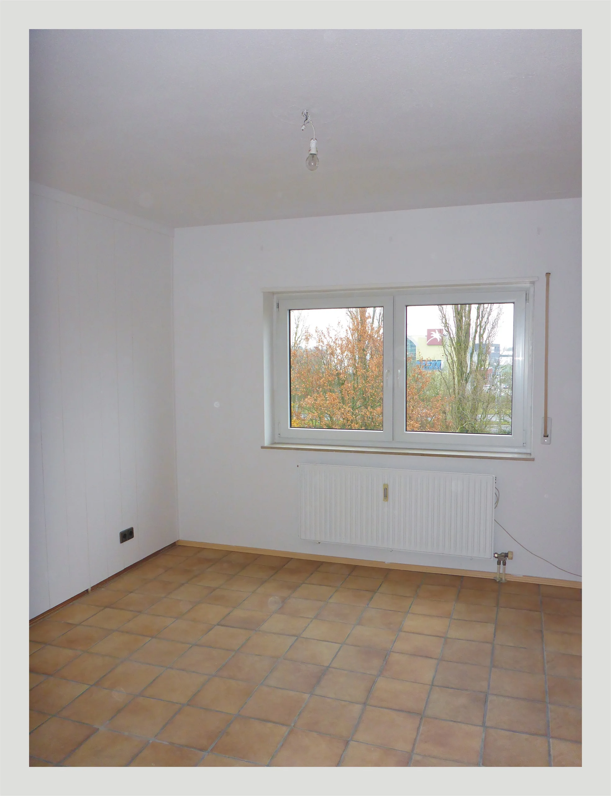 KA-Daxlanden / helle und gemütliche 3,5-Zi-Whg mit Loggia, EBK, großzügigem Hobbyraum (23m²), TG-Stellplatz & Keller in ruhiger Lage