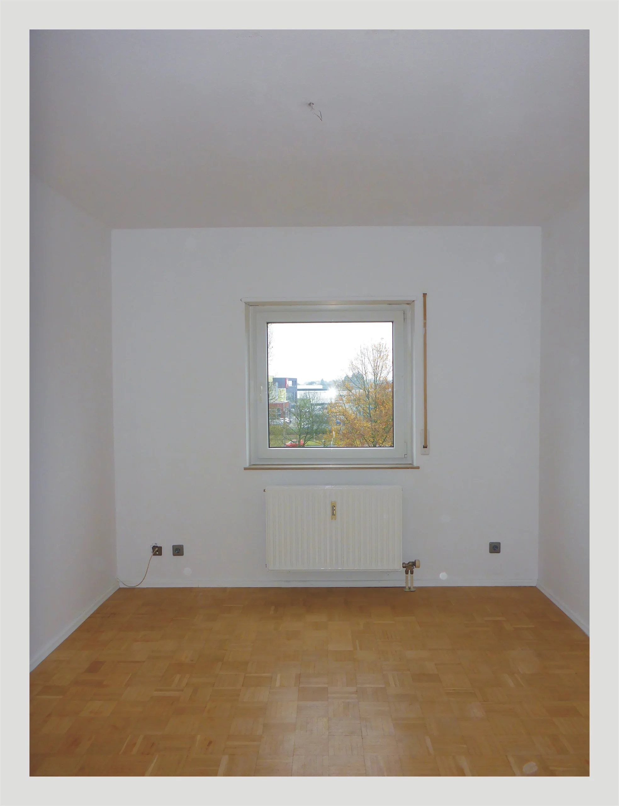 KA-Daxlanden / helle und gemütliche 3,5-Zi-Whg mit Loggia, EBK, großzügigem Hobbyraum (23m²), TG-Stellplatz & Keller in ruhiger Lage