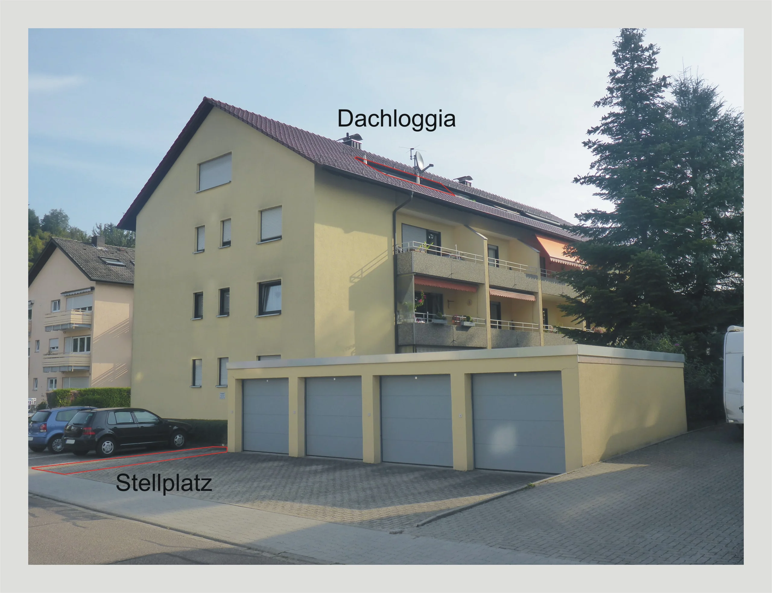 gepflegte 2-Zimmer-DG-Whg mit Einbauküche & Süd-Dachloggia / vermietet