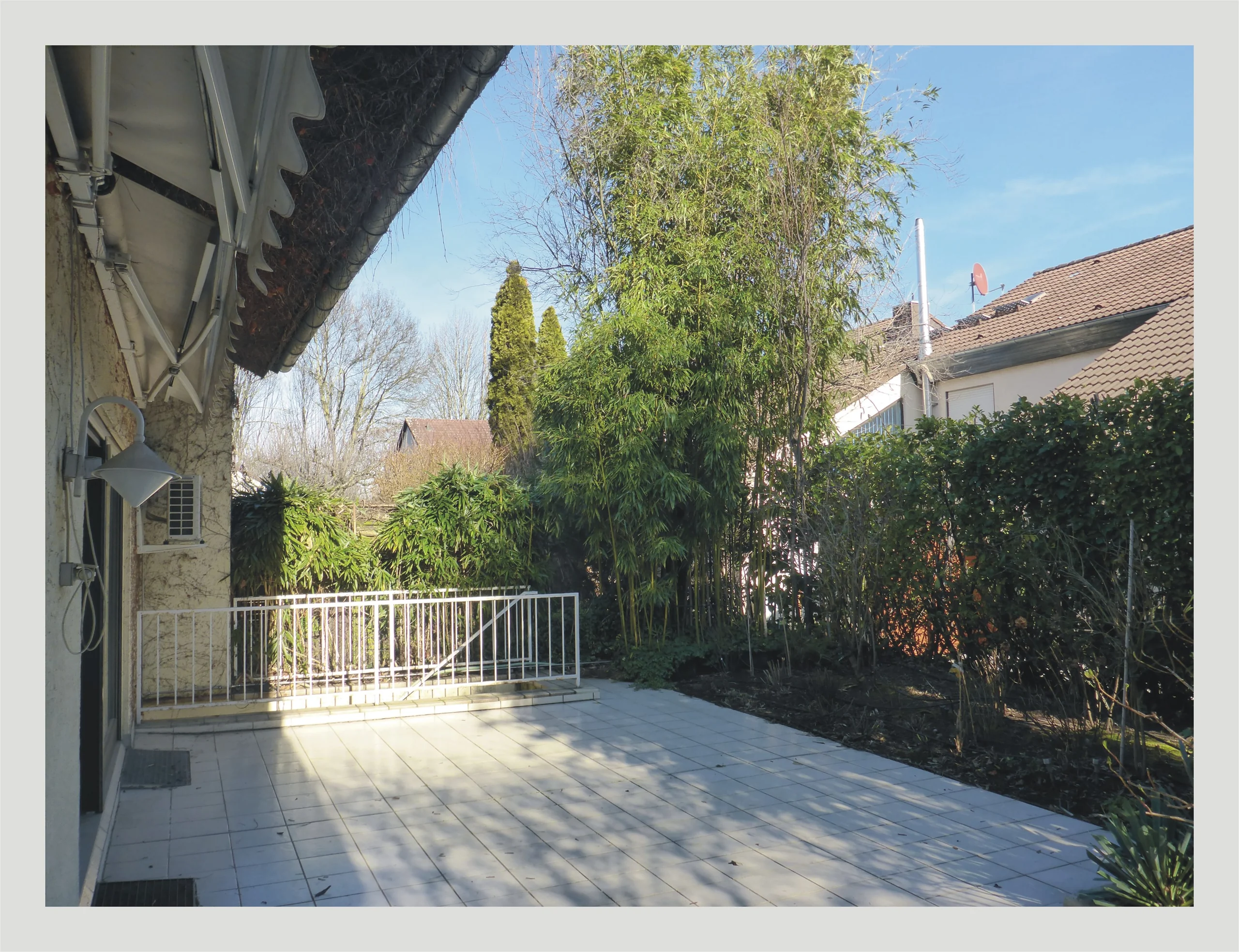 KA-Durlach / Einfamilienhaus in zentraler Wohnlage mit Terrasse, Garten und TG-Stellplätzen / bezugsfrei
