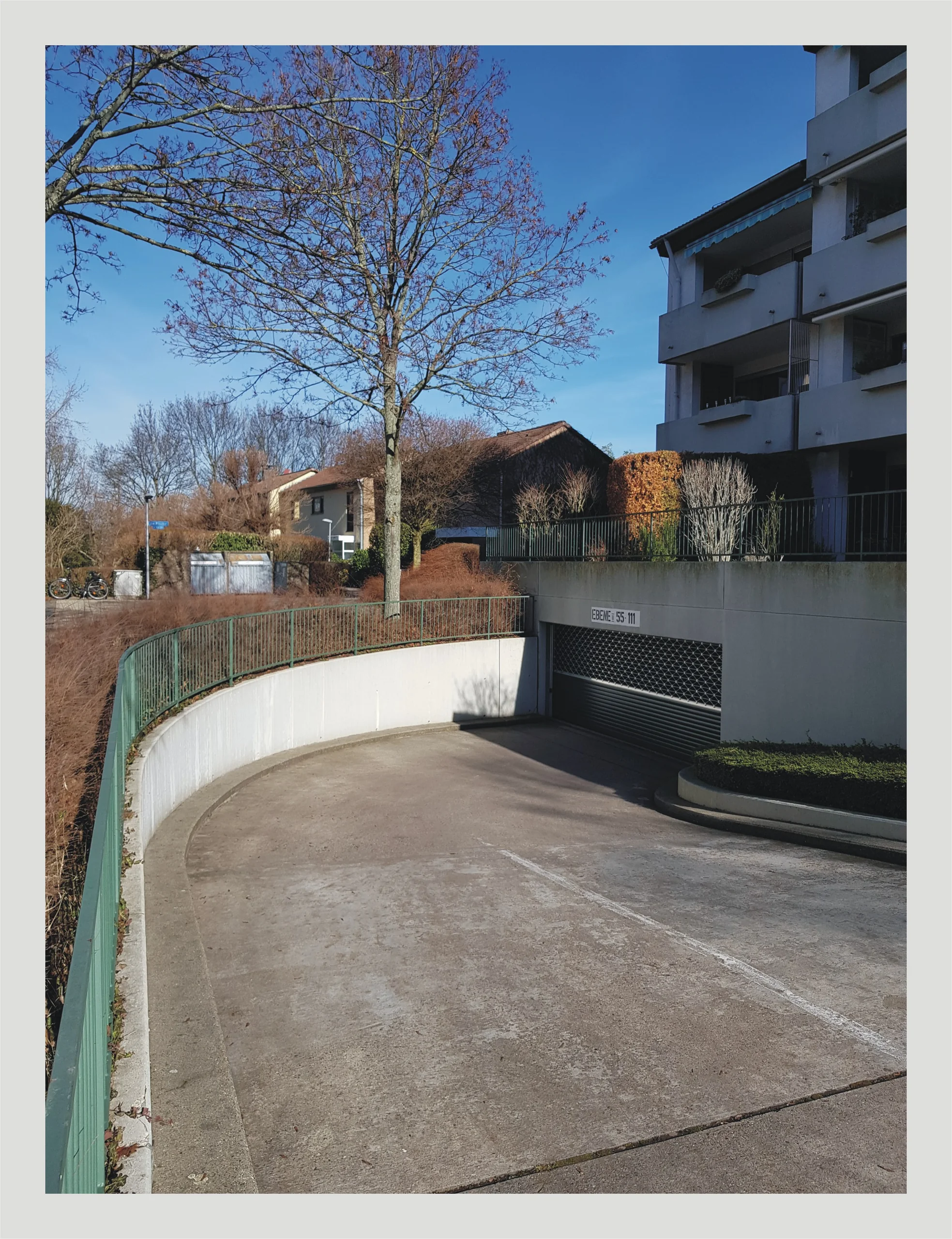 KA-Durlach / Einfamilienhaus in zentraler Wohnlage mit Terrasse, Garten und TG-Stellplätzen / bezugsfrei