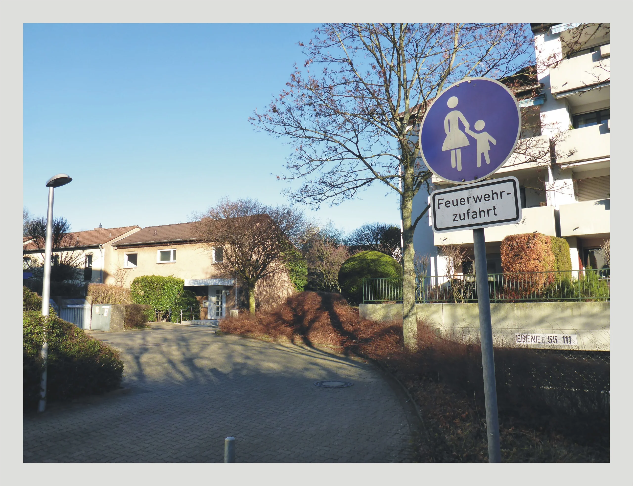 KA-Durlach / Einfamilienhaus in zentraler Wohnlage mit Terrasse, Garten und TG-Stellplätzen / bezugsfrei