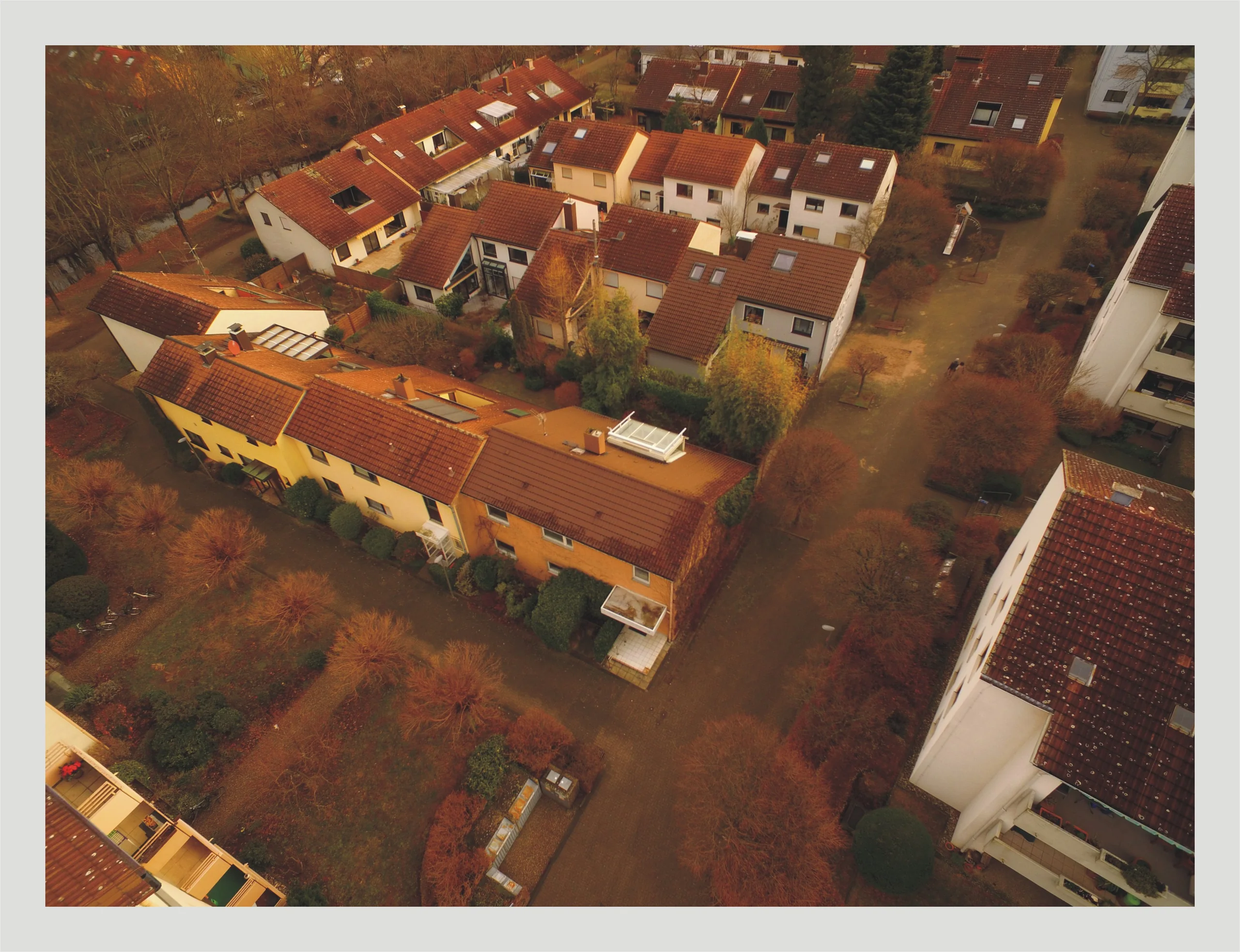 KA-Durlach / Einfamilienhaus in zentraler Wohnlage mit Terrasse, Garten und TG-Stellplätzen / bezugsfrei