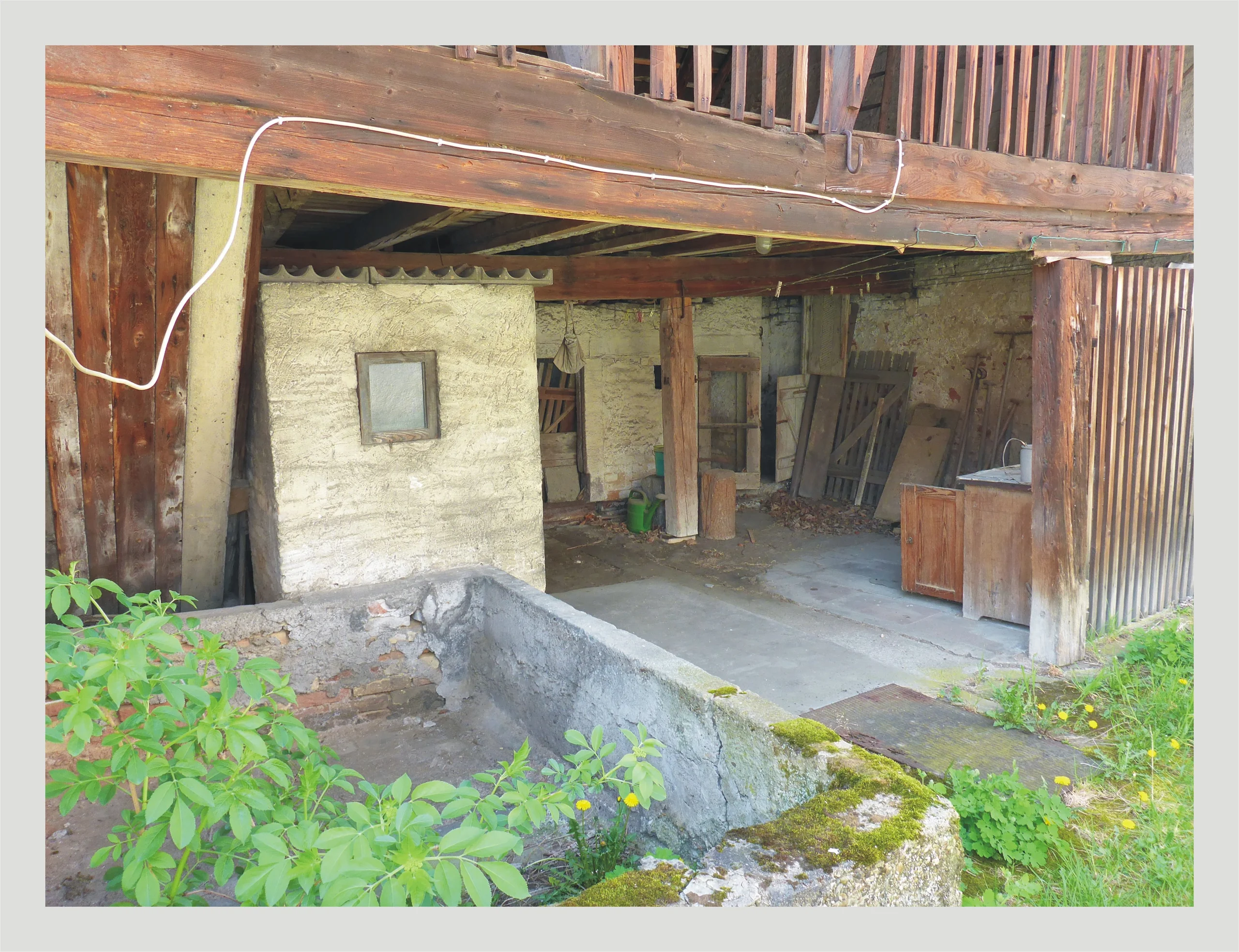 geräumiges Einfamilienhaus mit Scheune, Stallung, Hof- und Garten in Eggenstein / Ausbaureserven