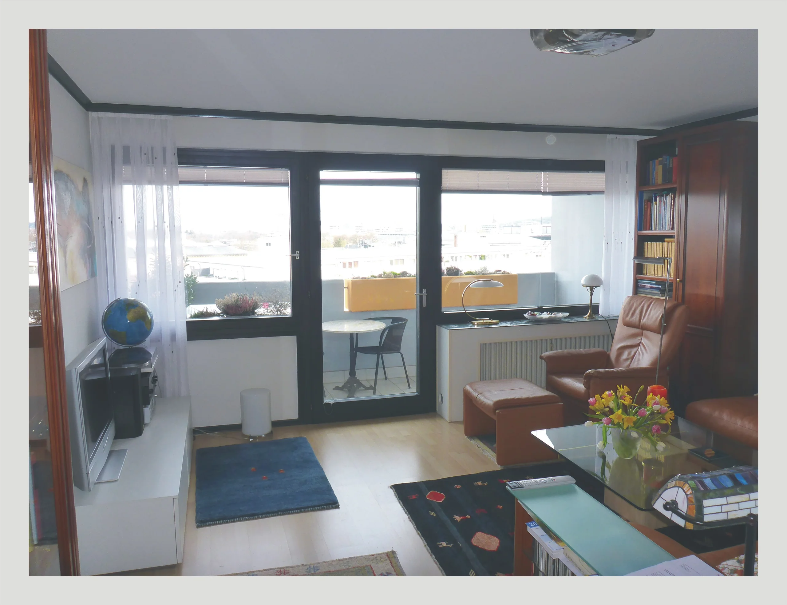 KA-Innenstadt / gepflegte 2,5-Zimmer-Wohnung mit Balkon, 8.OG mit Weitblick, Personenaufzug, TG-Stellplatz  / vermietet
