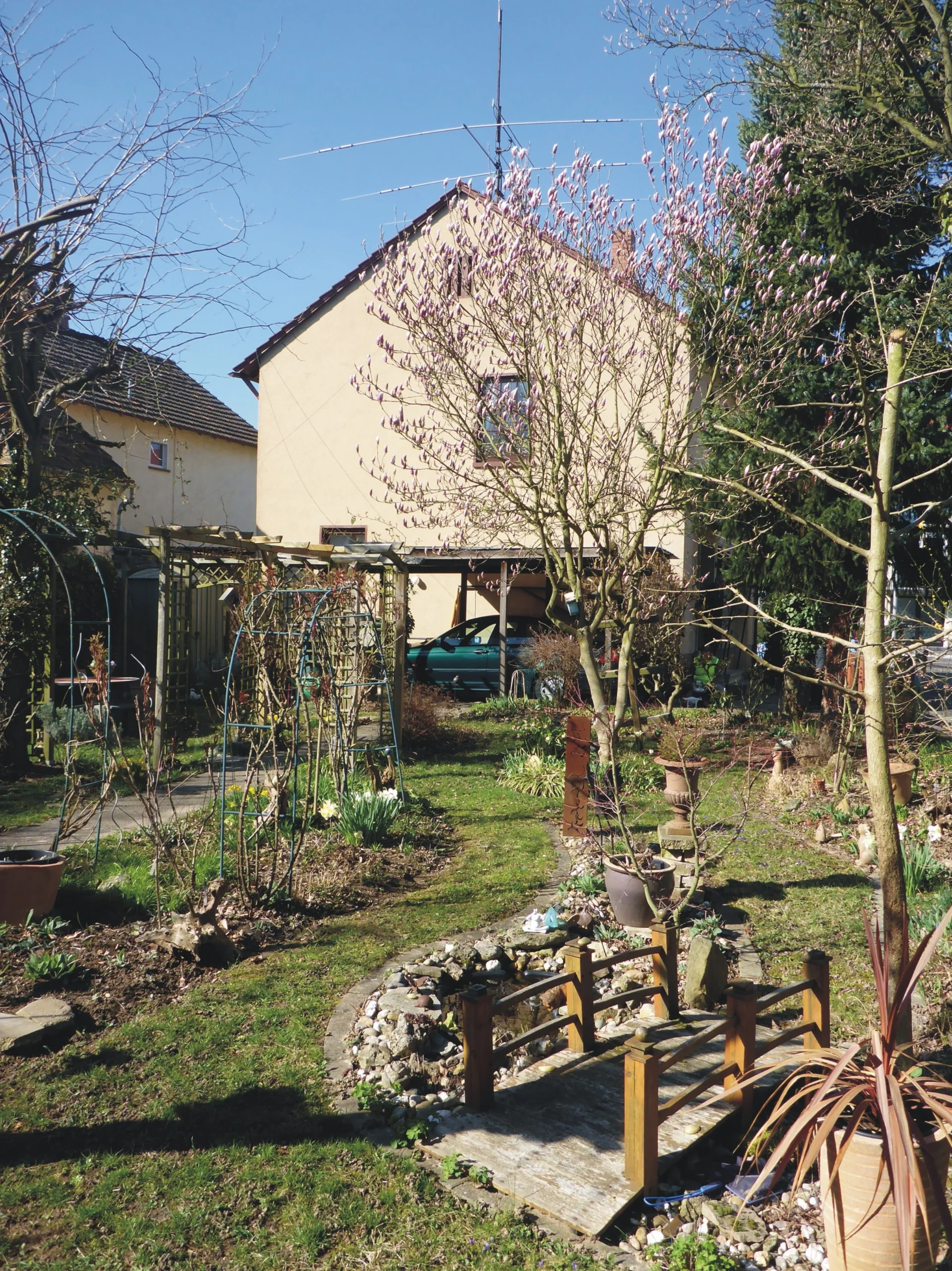 Kandel / Einfamilienhaus in zentraler Wohnlage mit Terrasse, Balkon und großzügigem Grundstück / Bezug nach Absprache