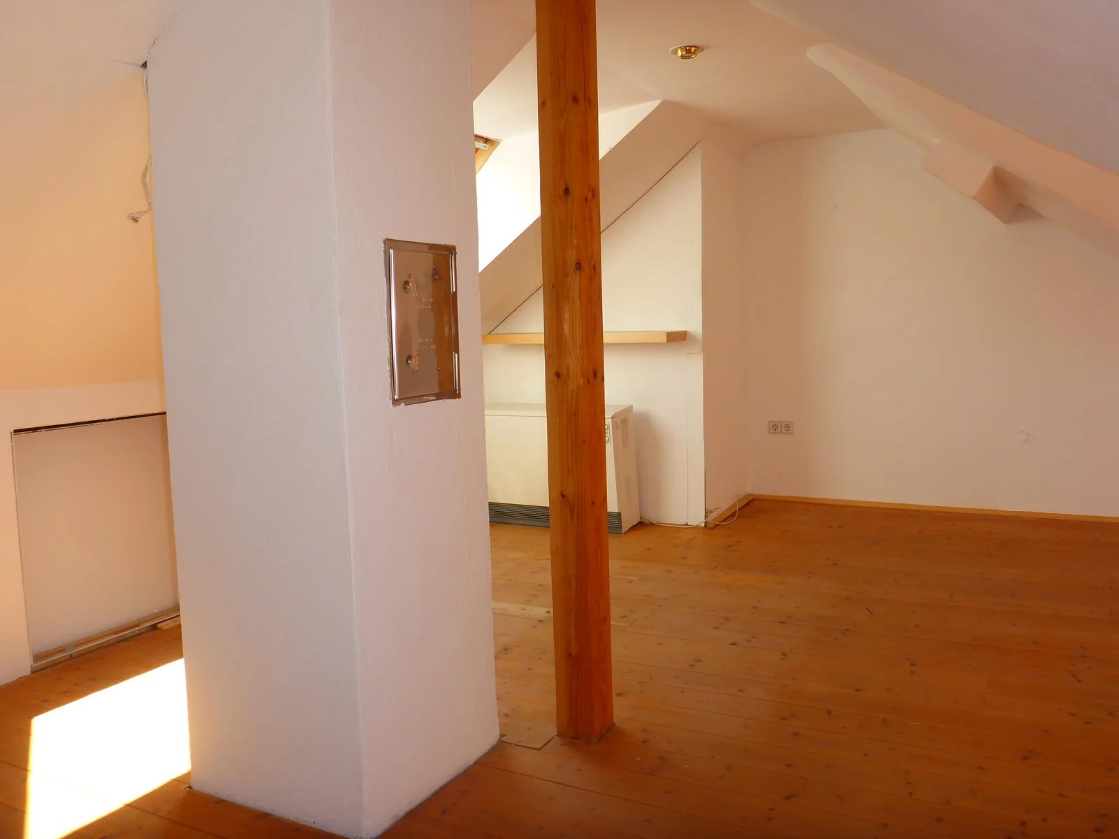 Graben-Neudorf / einzigartiges Gebäude-Ensemble aus Wohnhaus, Scheune und Rohbaugebäude auf tollem Grundstück direkt an der Heglach