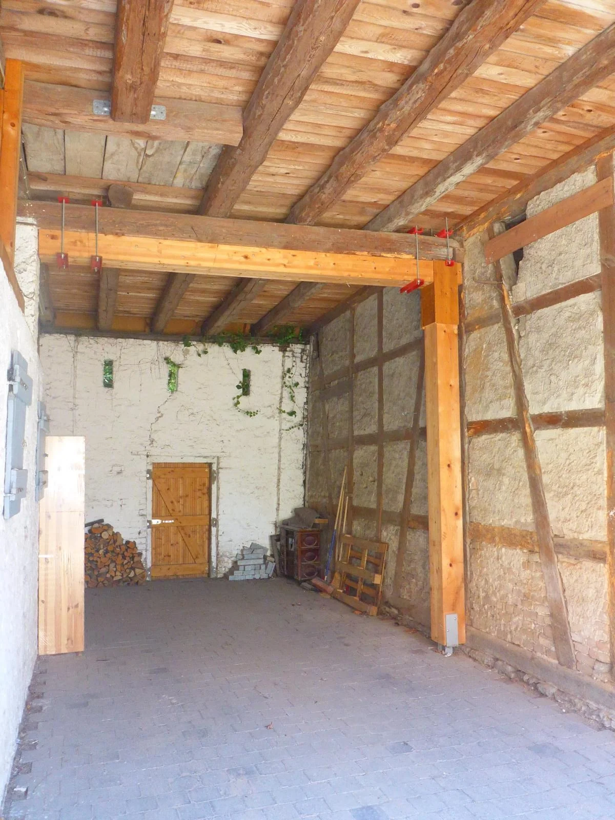 Graben-Neudorf / einzigartiges Gebäude-Ensemble aus Wohnhaus, Scheune und Rohbaugebäude auf tollem Grundstück direkt an der Heglach