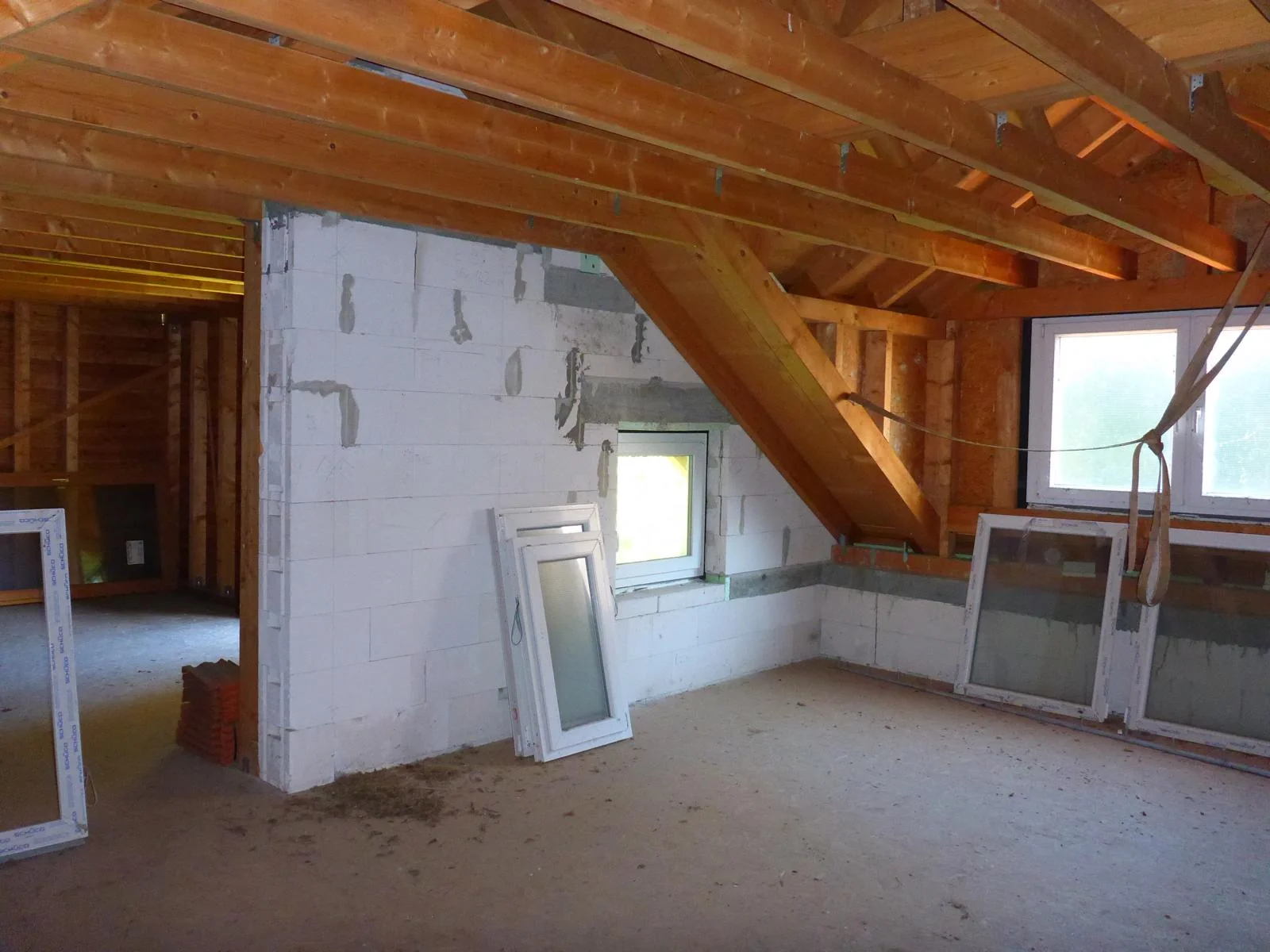 Graben-Neudorf / einzigartiges Gebäude-Ensemble aus Wohnhaus, Scheune und Rohbaugebäude auf tollem Grundstück direkt an der Heglach