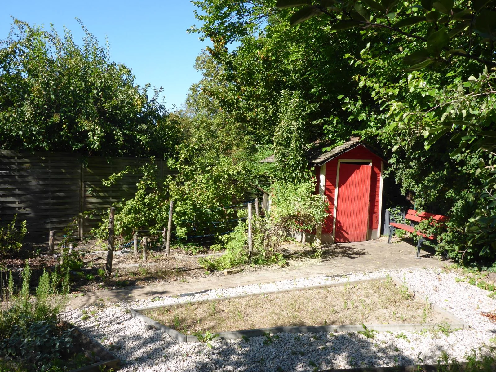 Graben-Neudorf / einzigartiges Gebäude-Ensemble aus Wohnhaus, Scheune und Rohbaugebäude auf tollem Grundstück direkt an der Heglach
