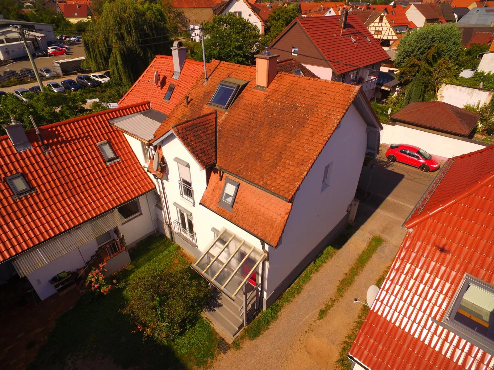 Graben-Neudorf / einzigartiges Gebäude-Ensemble aus Wohnhaus, Scheune und Rohbaugebäude auf tollem Grundstück direkt an der Heglach