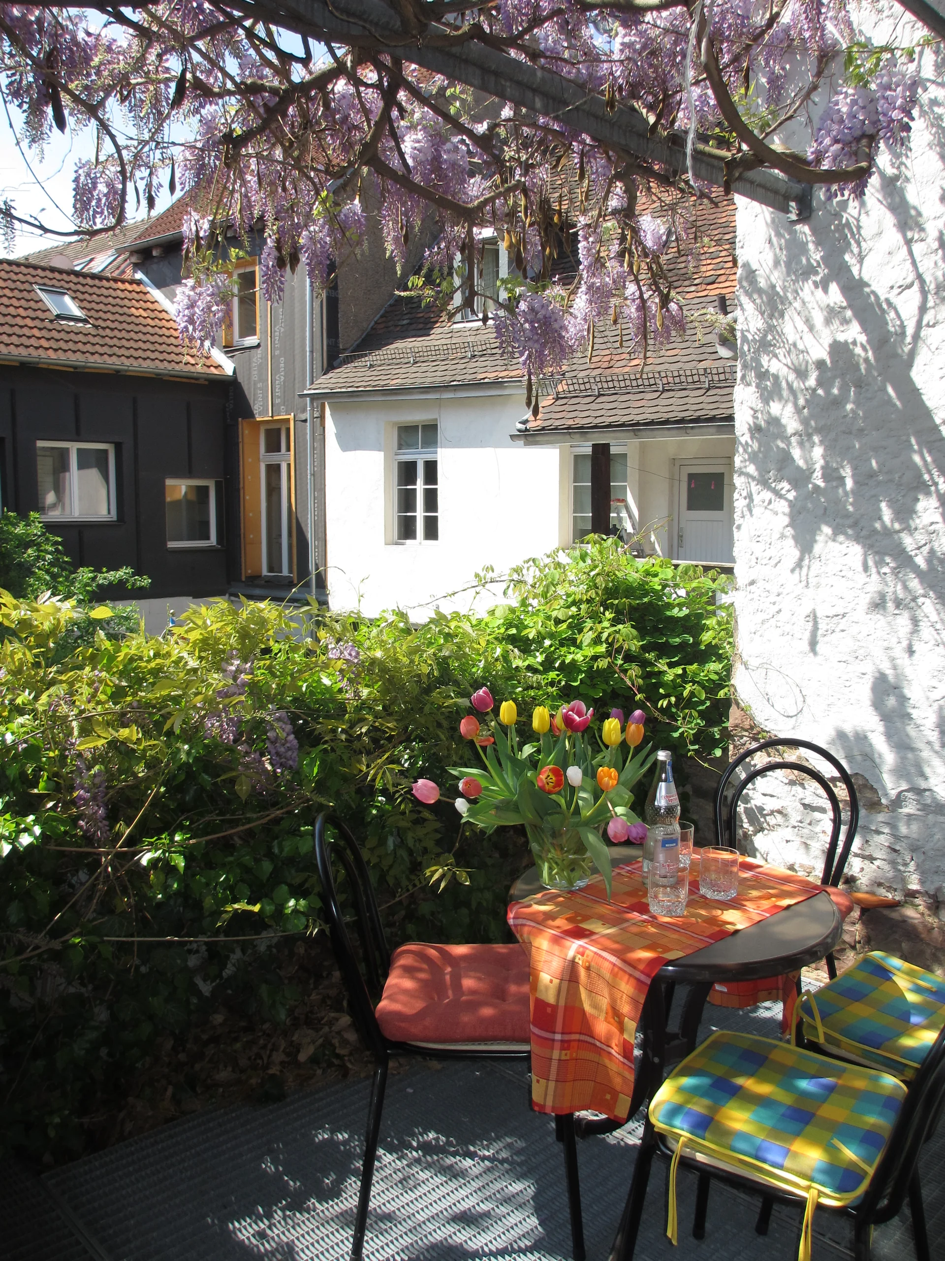 Karlsruhe-Durlach / gemütliche und helle 3,5-Zimmer-Wohnung mit Einbauküche und Balkon in zentraler Altstadtlage / sofort bezugsfrei