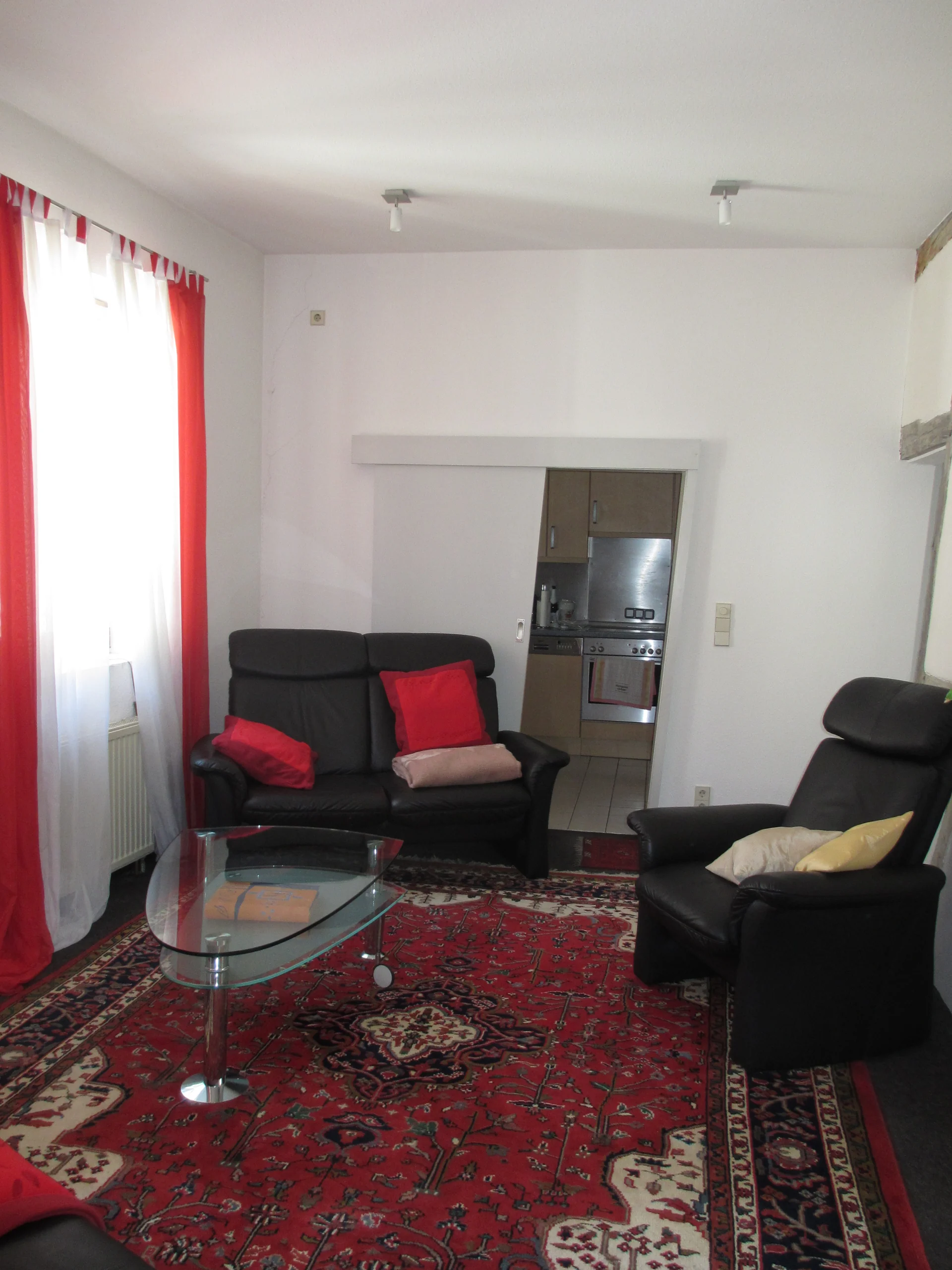 Karlsruhe-Durlach / gemütliche und helle 3,5-Zimmer-Wohnung mit Einbauküche und Balkon in zentraler Altstadtlage / sofort bezugsfrei