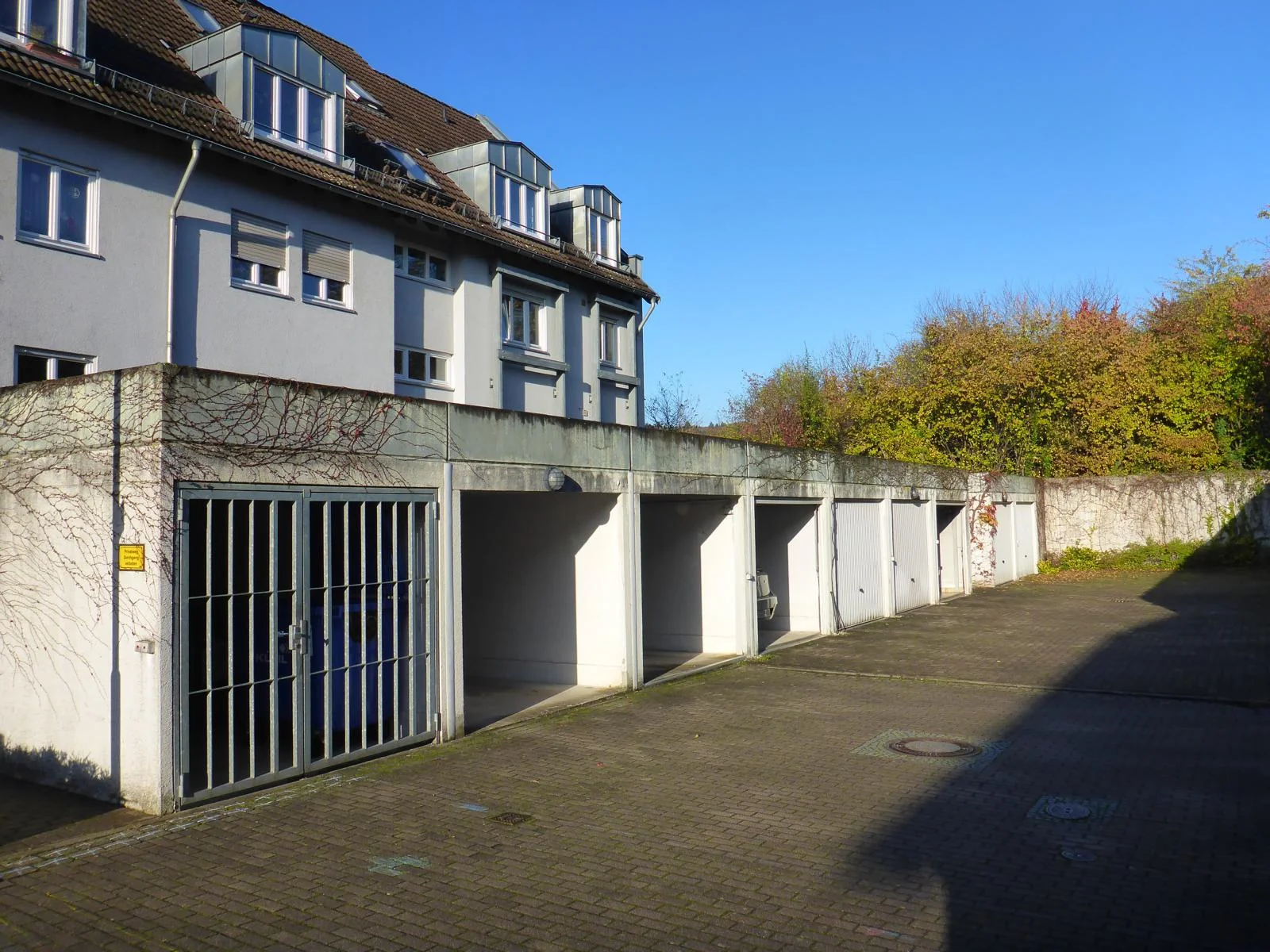 Pfinztal-Söllingen / gepflegte 3,5-Zimmer-Wohnung mit Balkon & Garage in ruhiger Lage / derzeit vermietet