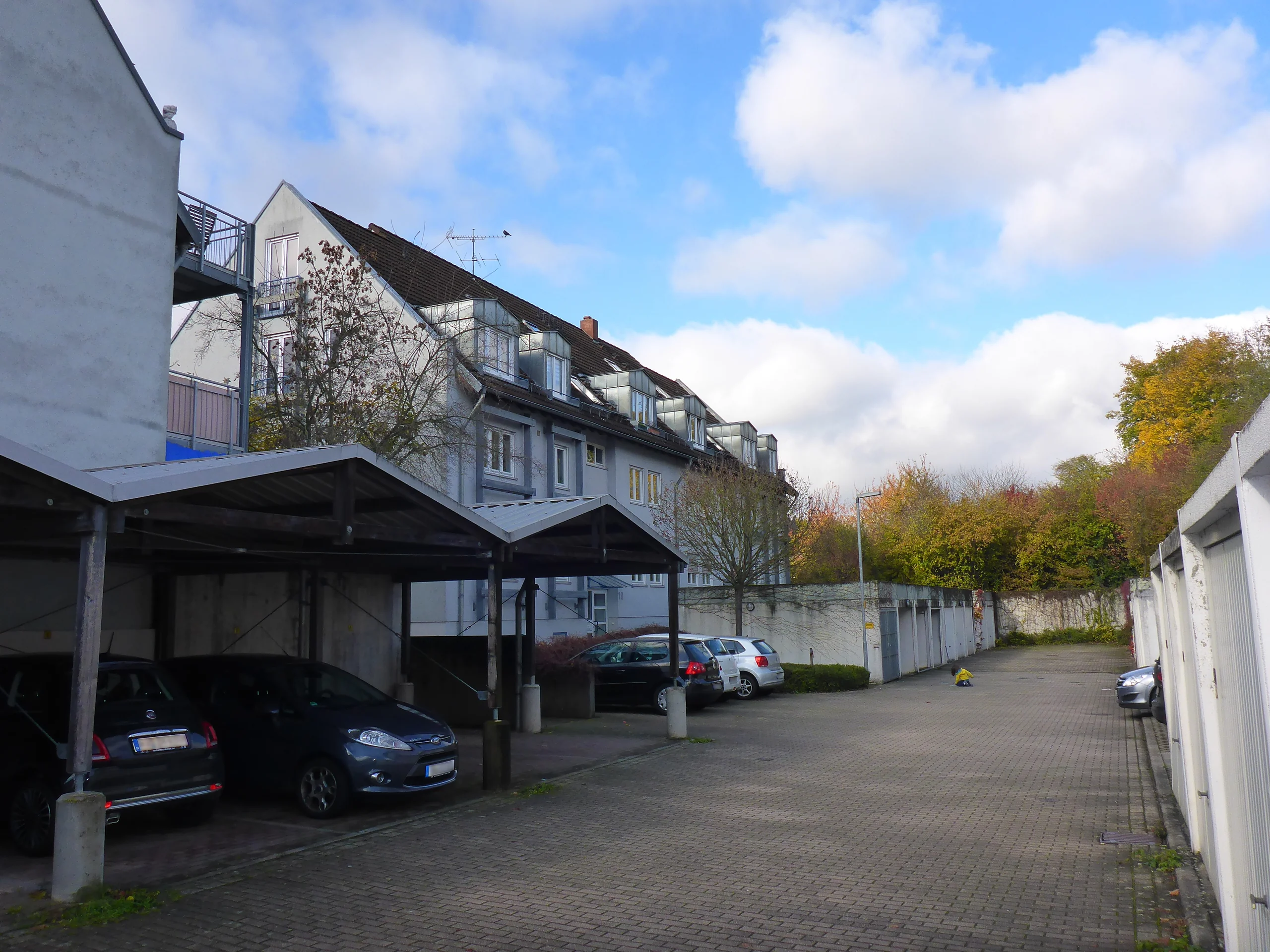 Pfinztal-Söllingen / gepflegte 3,5-Zimmer-Wohnung mit Balkon & Garage in ruhiger Lage / derzeit vermietet