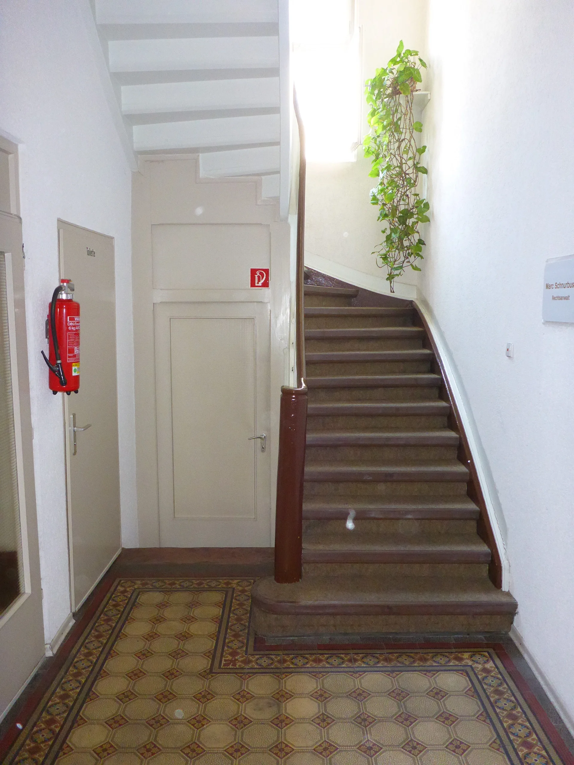 Stilvolles Mehrfamilienhaus mit sechs Einheiten in unmittelbarer Nähe zum Karlsruher Schloss