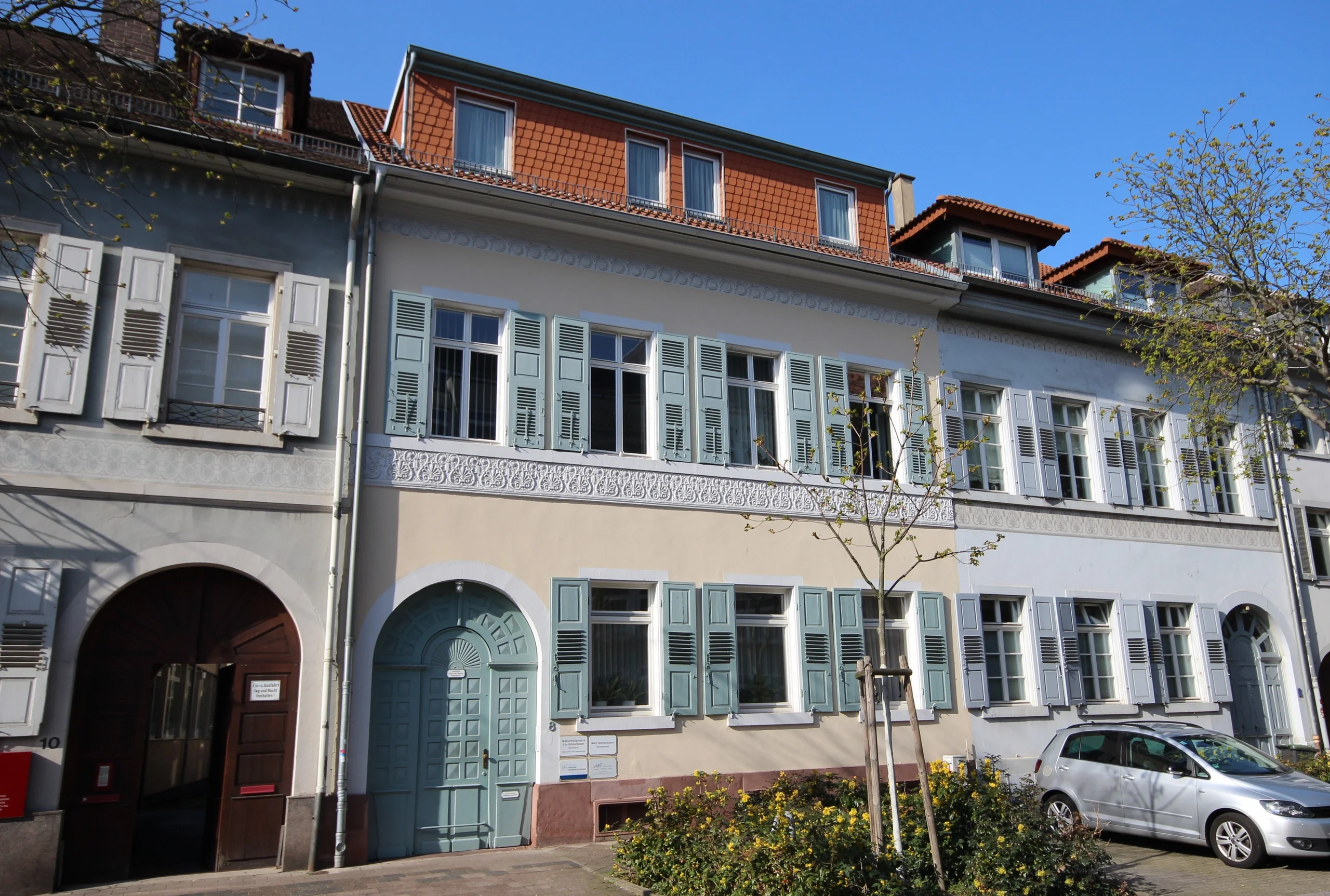 Stilvolles Mehrfamilienhaus mit sechs Einheiten in unmittelbarer Nähe zum Karlsruher Schloss