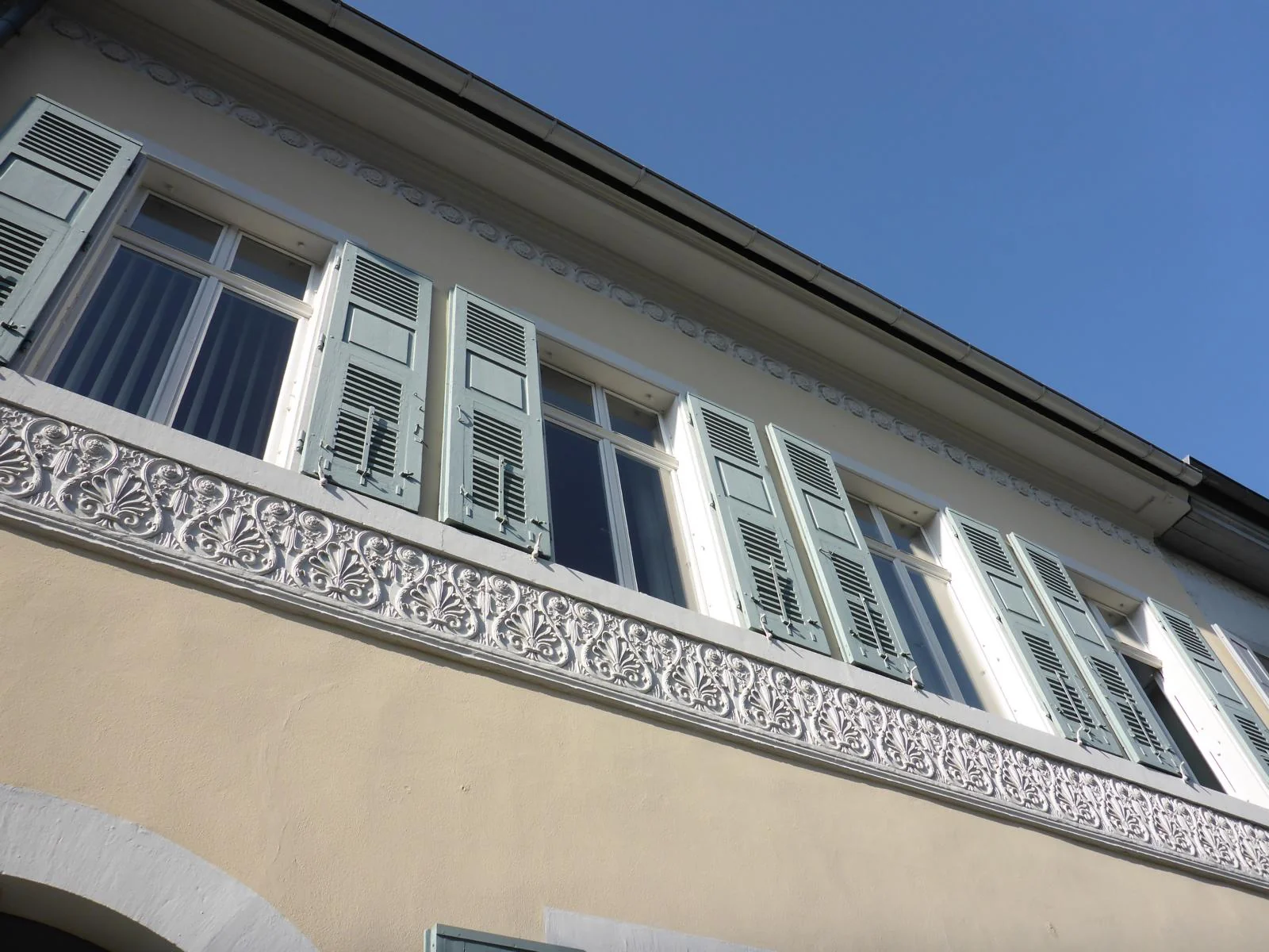 Stilvolles Mehrfamilienhaus mit sechs Einheiten in unmittelbarer Nähe zum Karlsruher Schloss