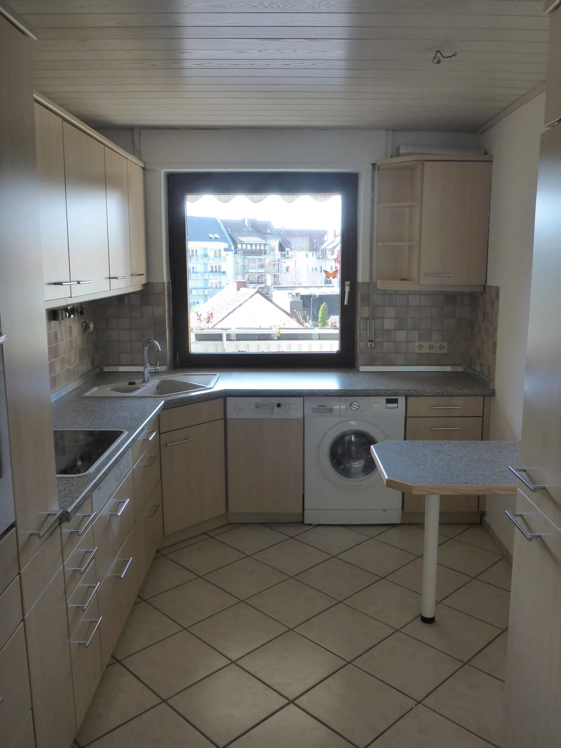 Karlsruhe-Durlach / helle, gemütliche & optimal geschnittene 3-Zimmer-Wohnung mit Einbauküche und West-Loggia in zentraler Lage / sofort bezugsfrei