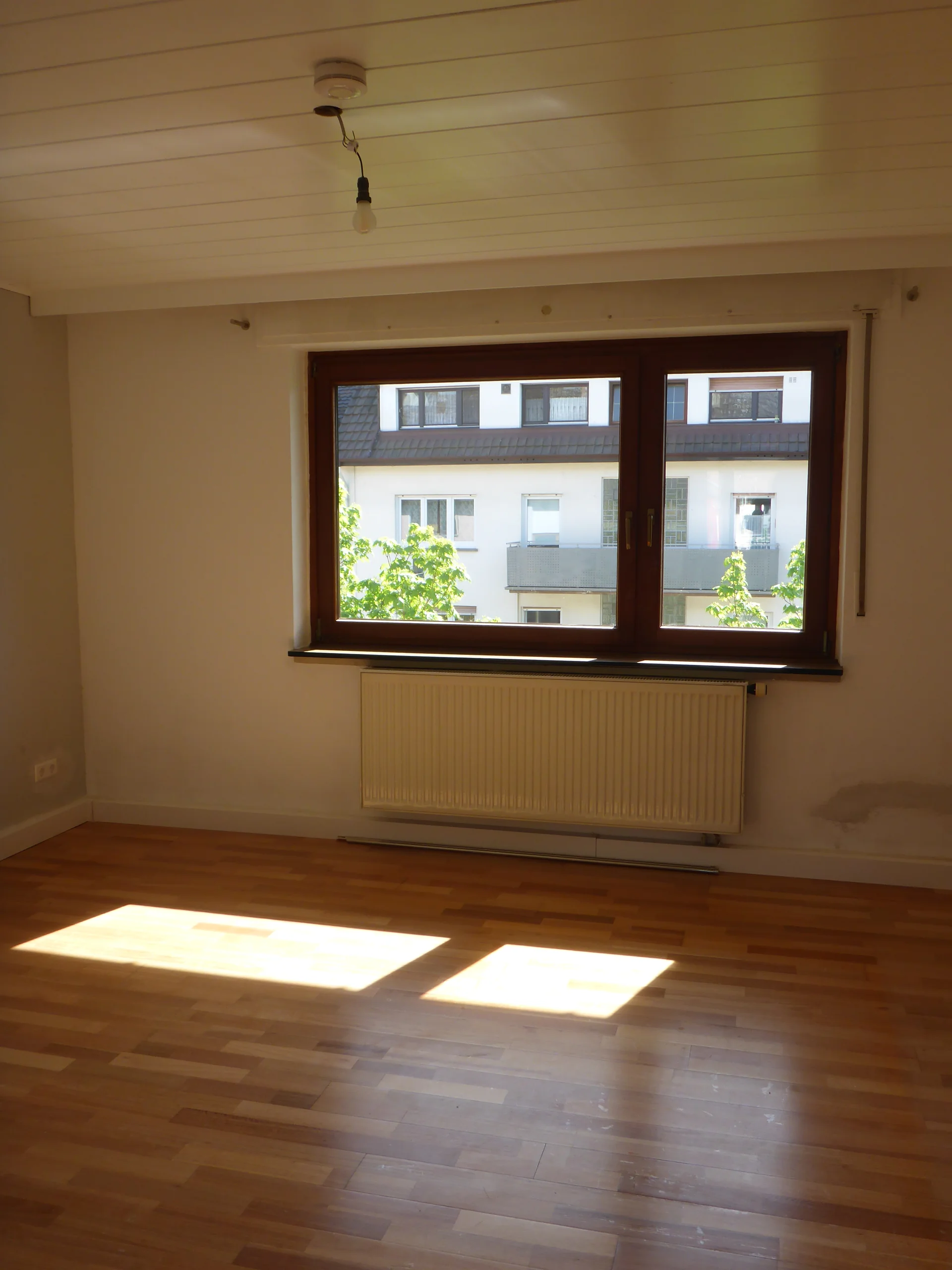 Karlsruhe-Durlach / helle, gemütliche & optimal geschnittene 3-Zimmer-Wohnung mit Einbauküche und West-Loggia in zentraler Lage / sofort bezugsfrei