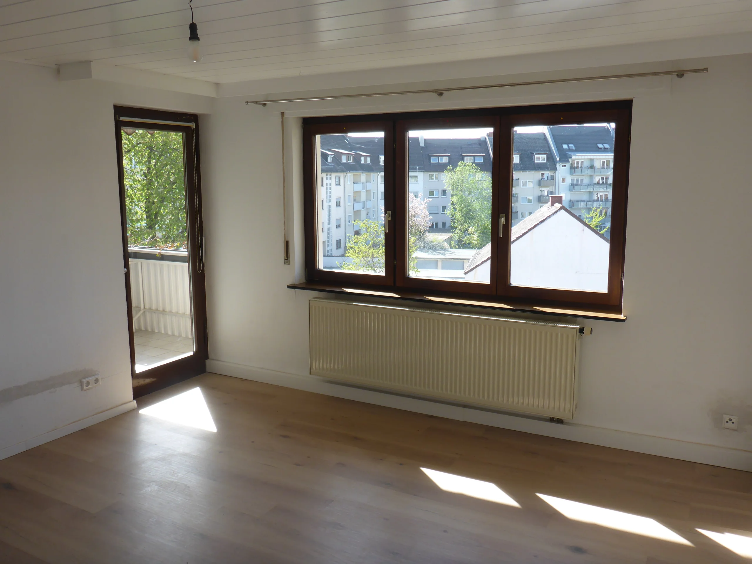 Karlsruhe-Durlach / helle, gemütliche & optimal geschnittene 3-Zimmer-Wohnung mit Einbauküche und West-Loggia in zentraler Lage / sofort bezugsfrei