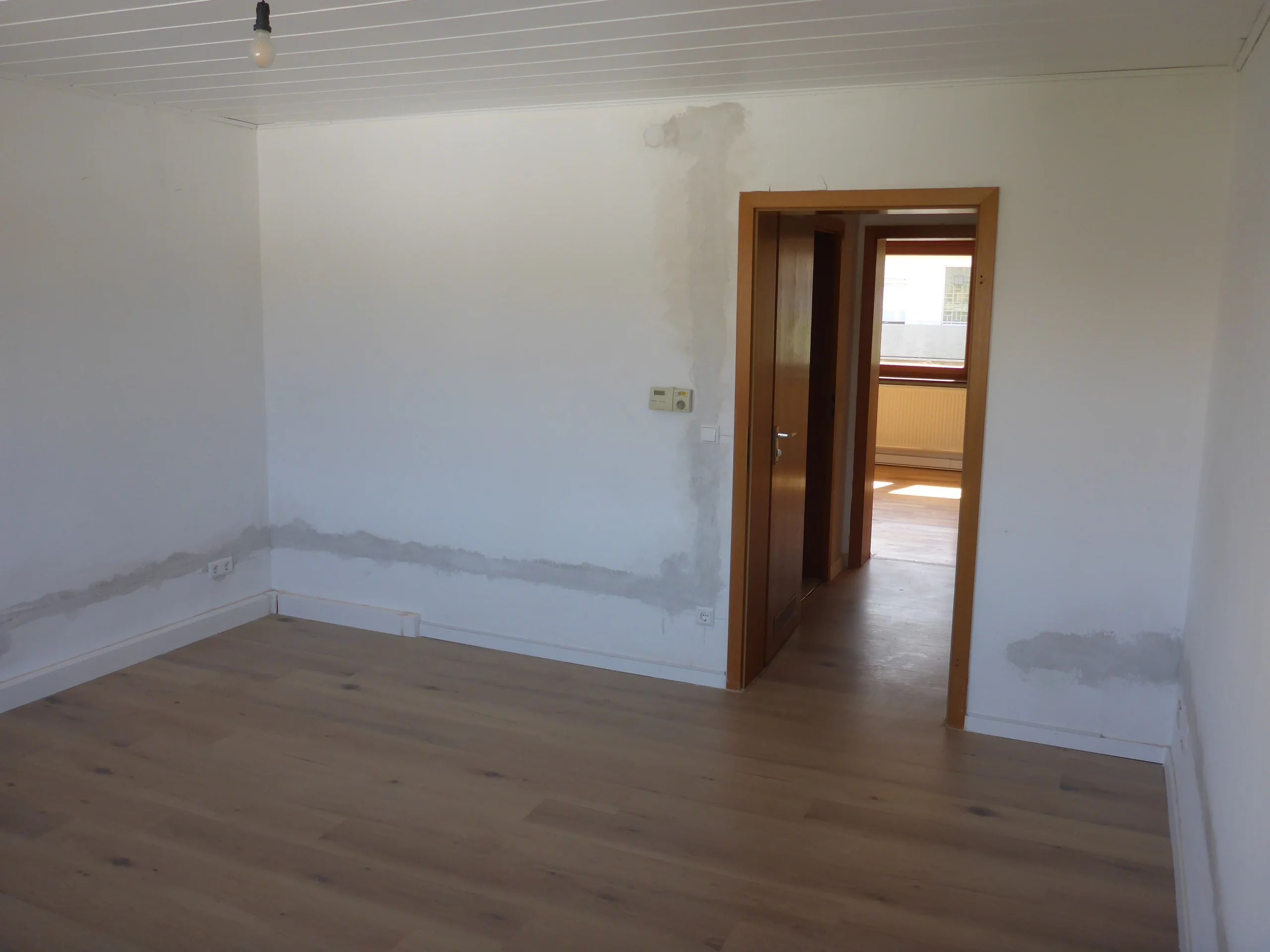 Karlsruhe-Durlach / helle, gemütliche & optimal geschnittene 3-Zimmer-Wohnung mit Einbauküche und West-Loggia in zentraler Lage / sofort bezugsfrei