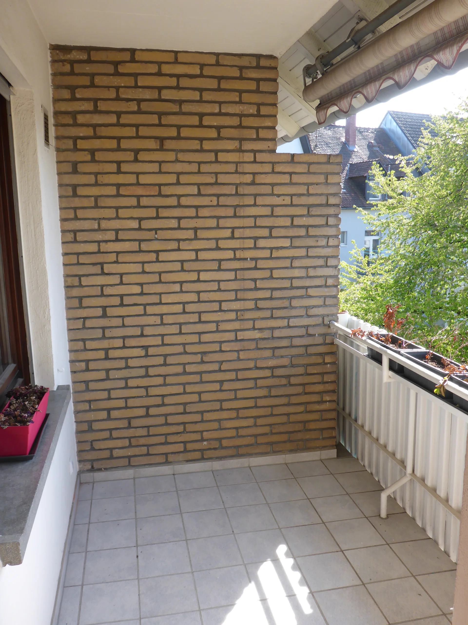 Karlsruhe-Durlach / helle, gemütliche & optimal geschnittene 3-Zimmer-Wohnung mit Einbauküche und West-Loggia in zentraler Lage / sofort bezugsfrei