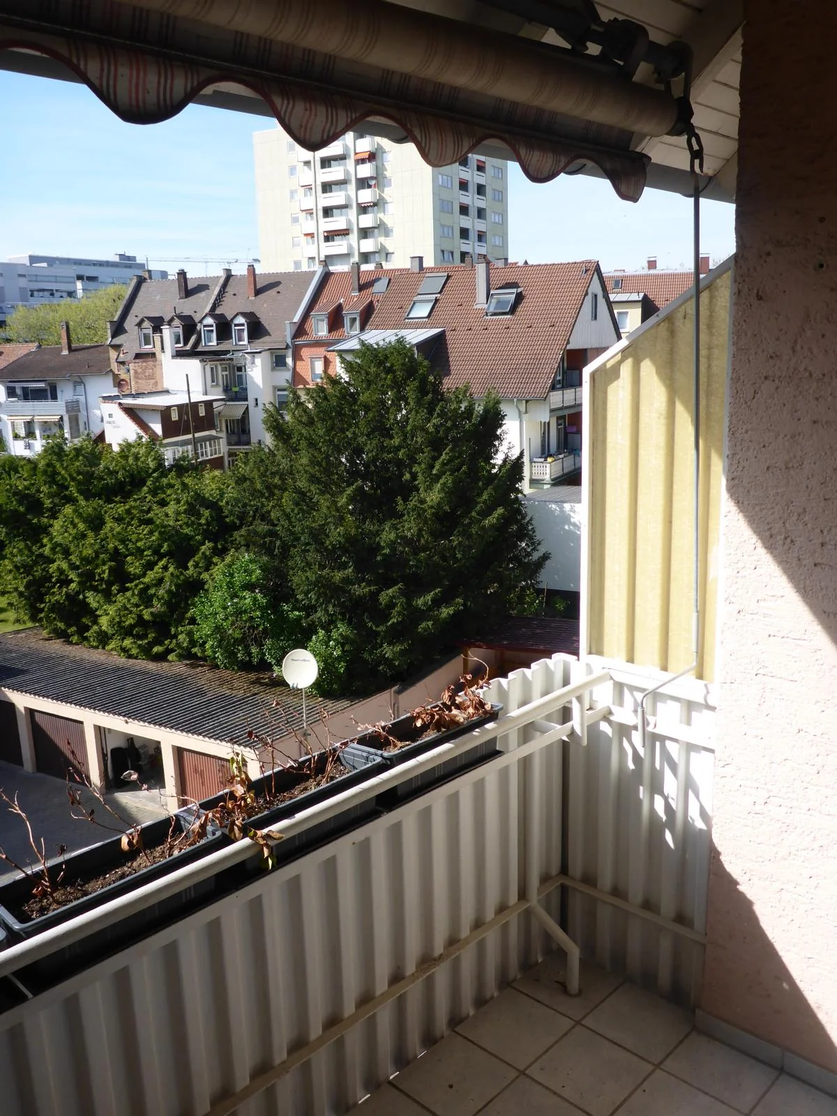 Karlsruhe-Durlach / helle, gemütliche & optimal geschnittene 3-Zimmer-Wohnung mit Einbauküche und West-Loggia in zentraler Lage / sofort bezugsfrei
