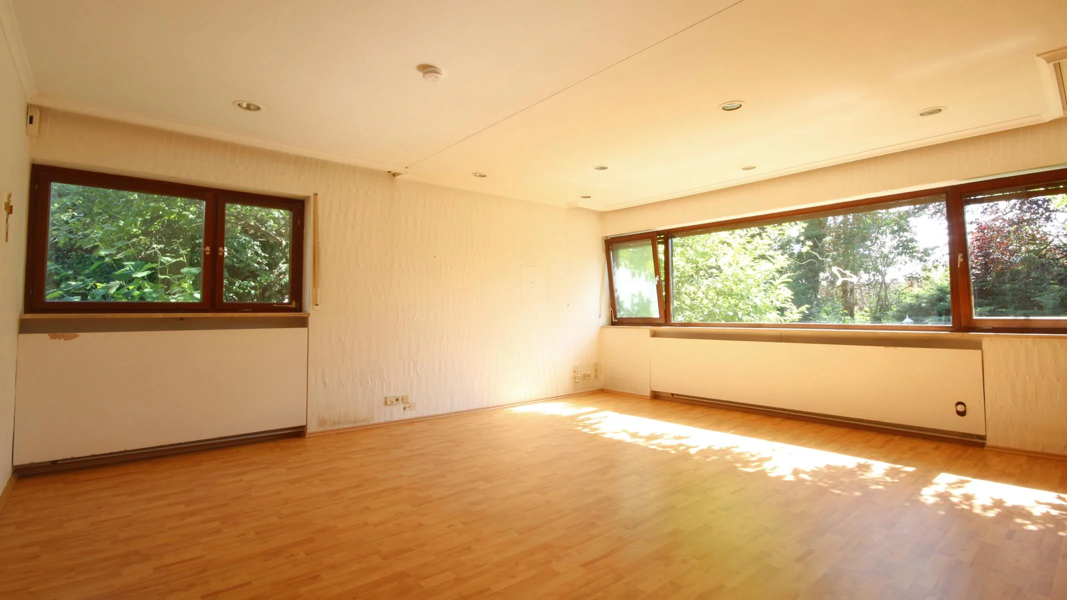 KA-Grünwettersbach / außergewöhnliches Architektenhaus mit tollem Raumkonzept in ruhiger Hangwohnlage