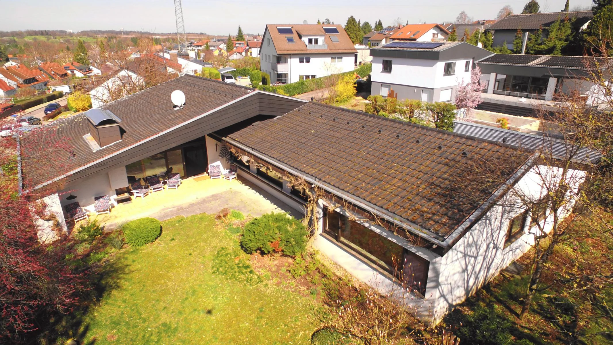 KA-Grünwettersbach / außergewöhnliches Architektenhaus mit tollem Raumkonzept in ruhiger Hangwohnlage