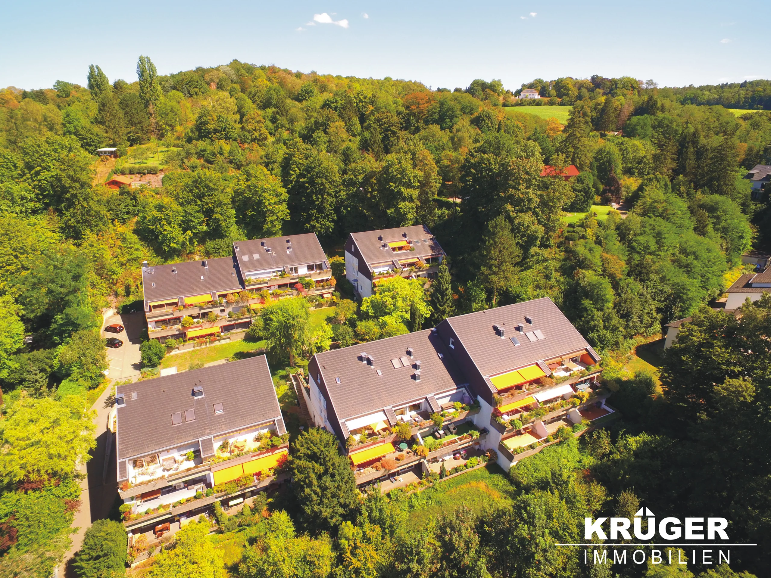 KA-Durlach-Guggelensberg / einzigartige und hochwertige 3,5-Zimmer-Maisonette-Wohnung mit Süd-West-Balkon und KFZ-Stellplatz in naturnaher Lage