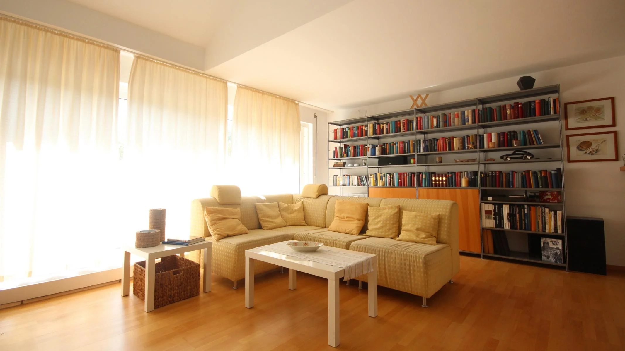 KA-Durlach-Guggelensberg / einzigartige und hochwertige 3,5-Zimmer-Maisonette-Wohnung mit Süd-West-Balkon und KFZ-Stellplatz in naturnaher Lage